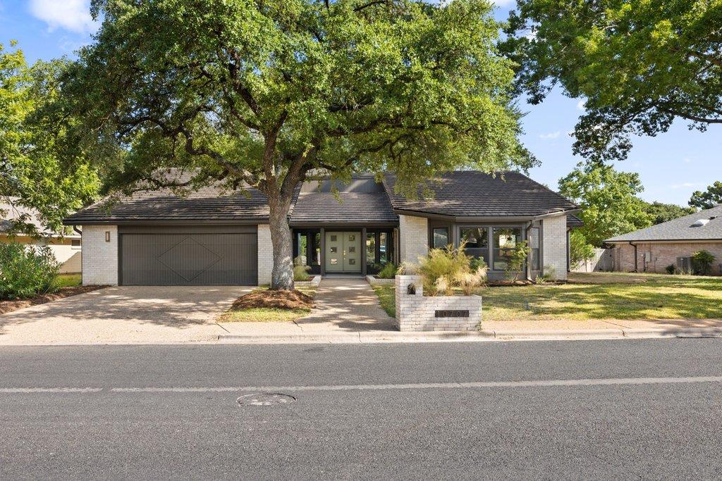 10707 Pinehurst Dr