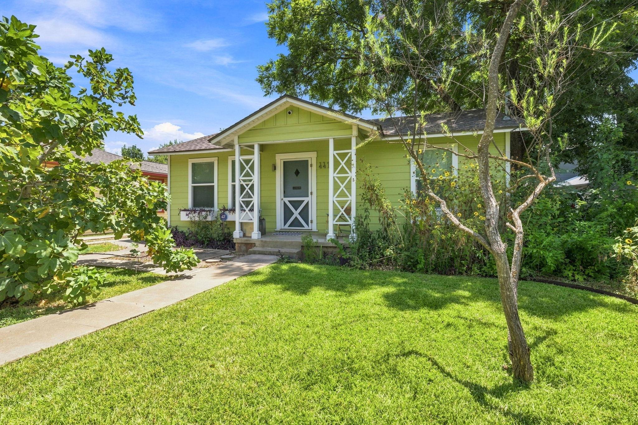 4415 Hank Ave