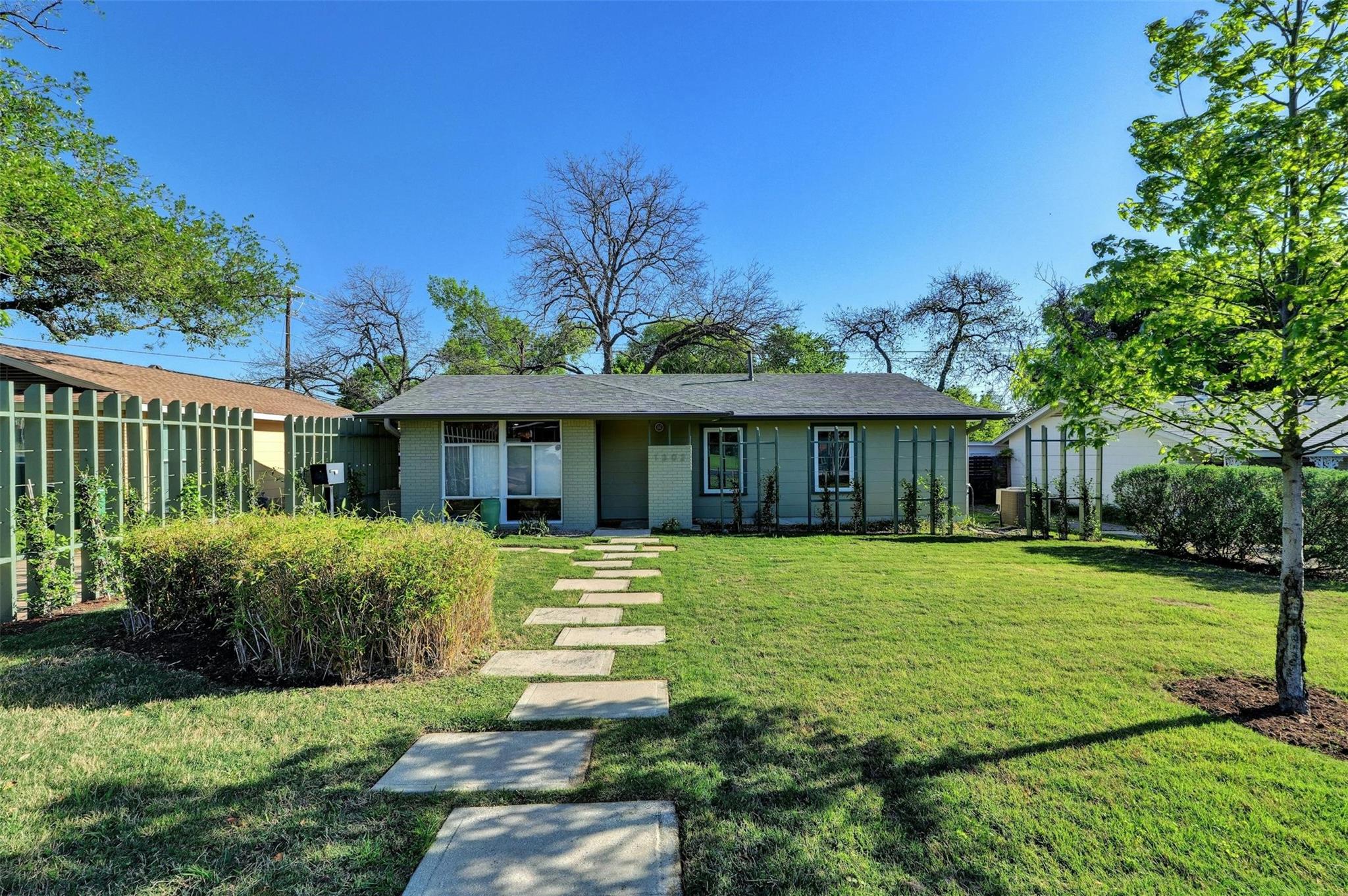 1302 Berkshire Dr