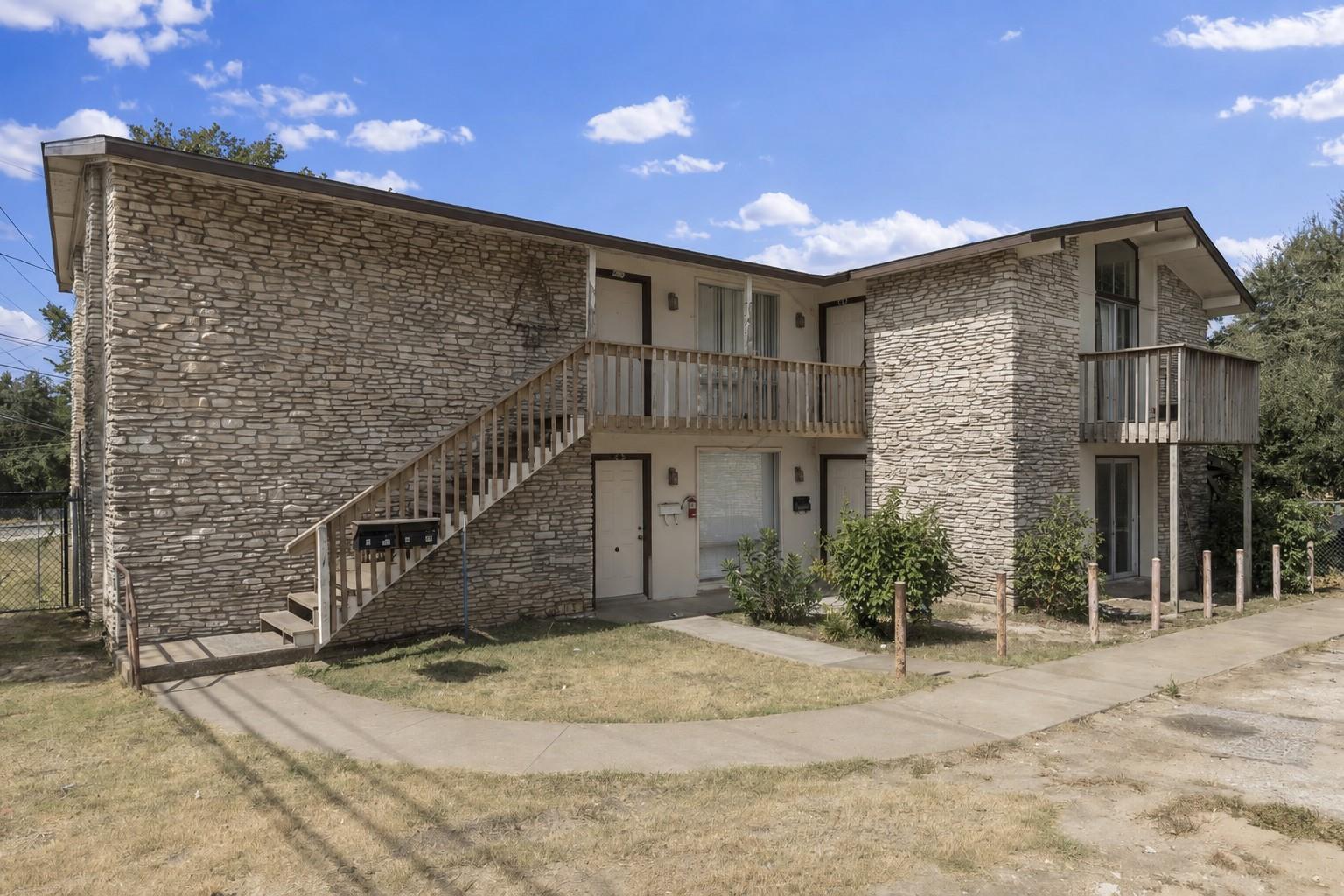 2507 Manor Cir