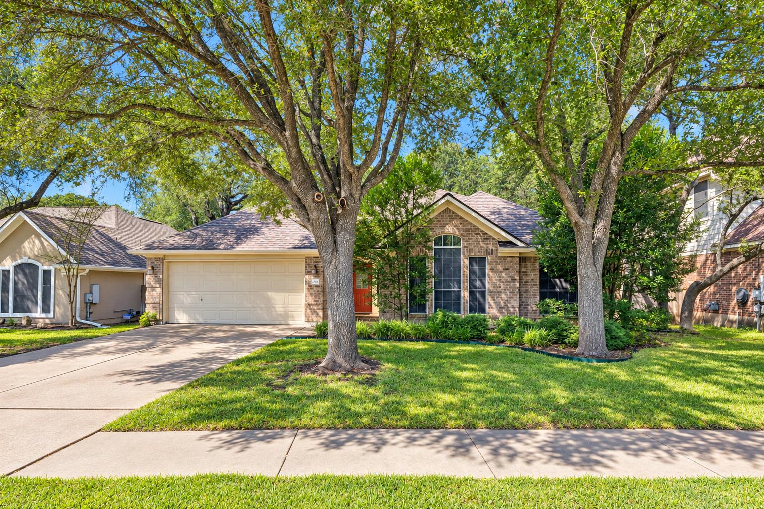 15814 Rustic Ln