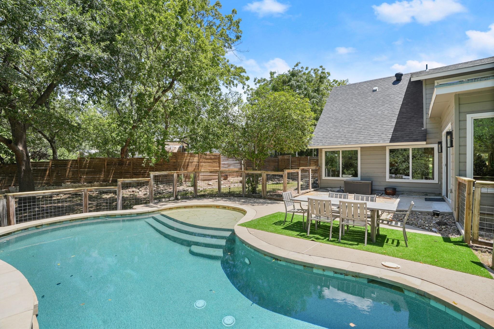 2506 Friar Tuck Ln