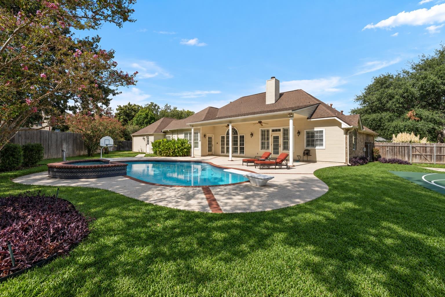 819 Blue Spring Cir
