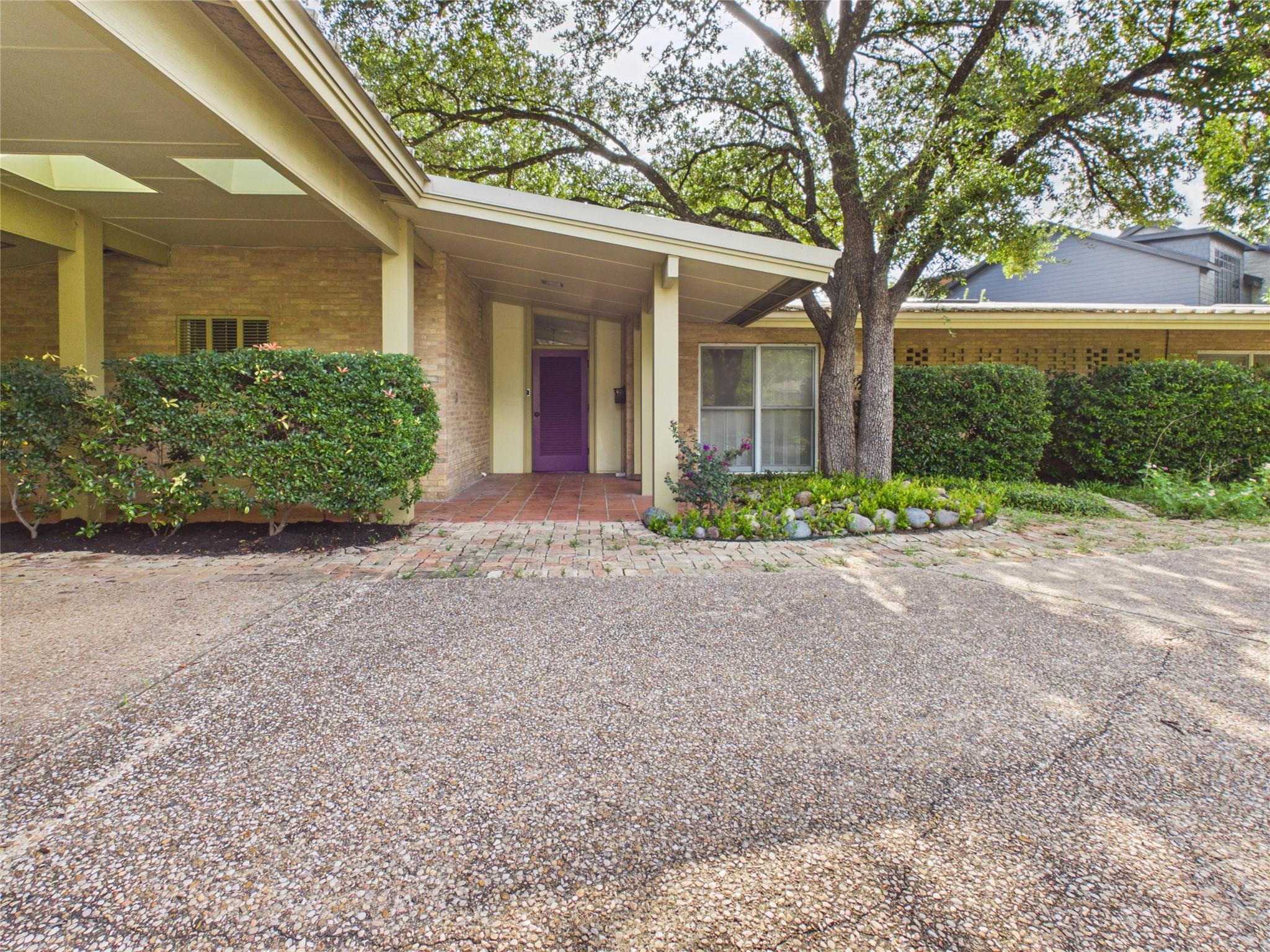 1202 Belmont Pkwy