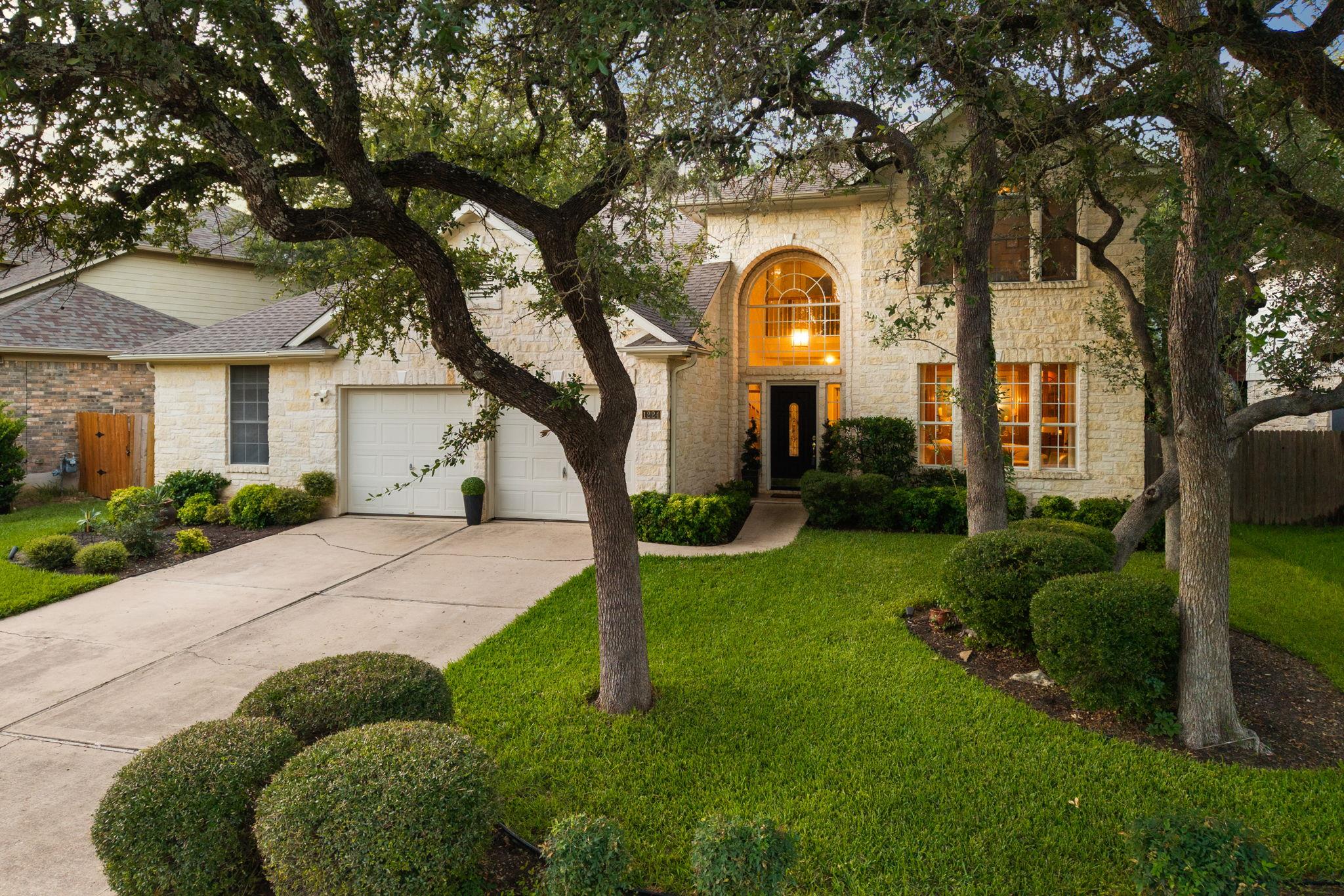 1224 Fall Creek Loop