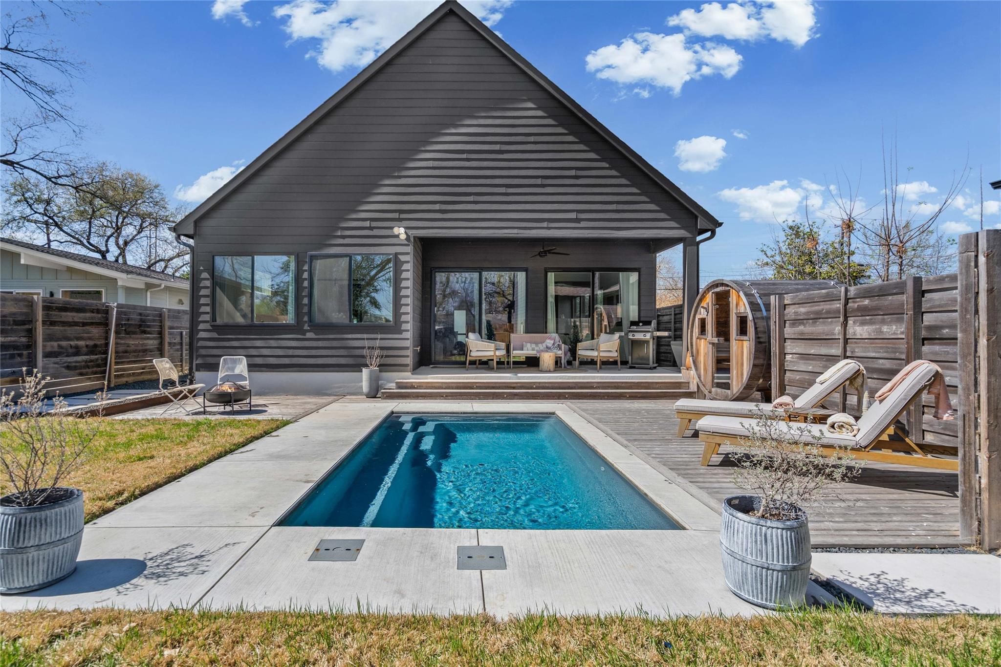 5907 Nancy Dr