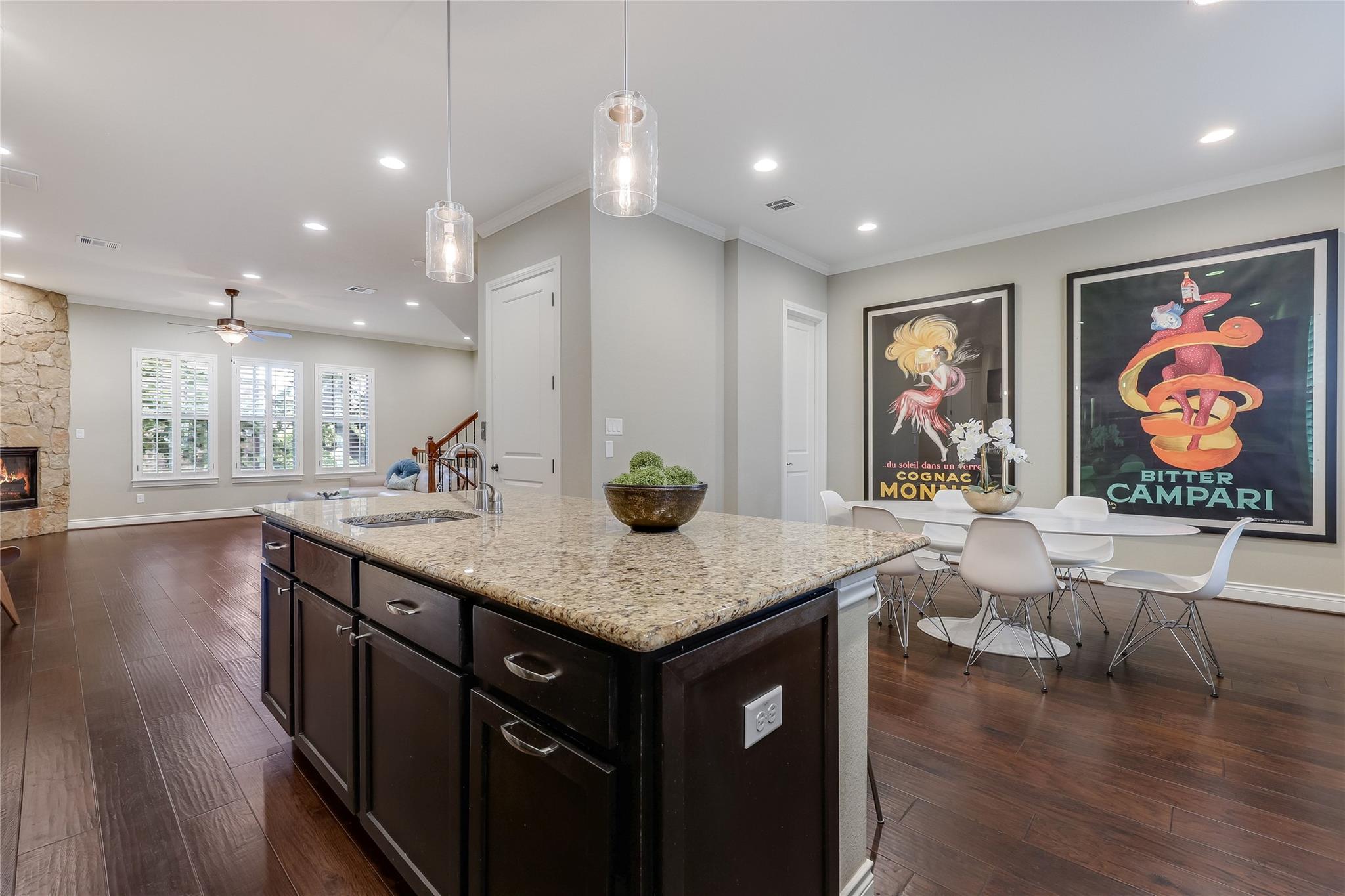 1036 Highknoll Ln