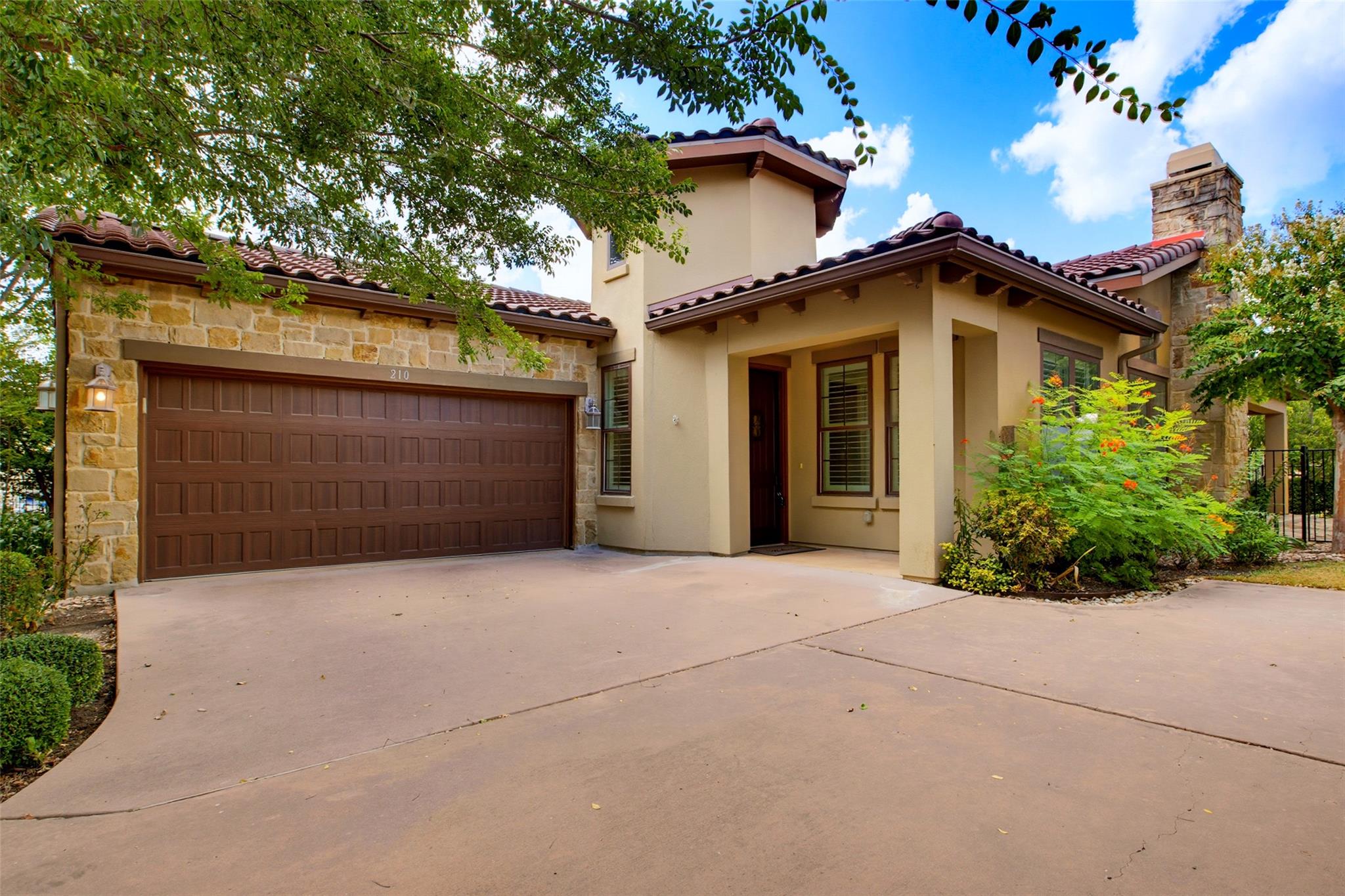 210 Versilia Cir