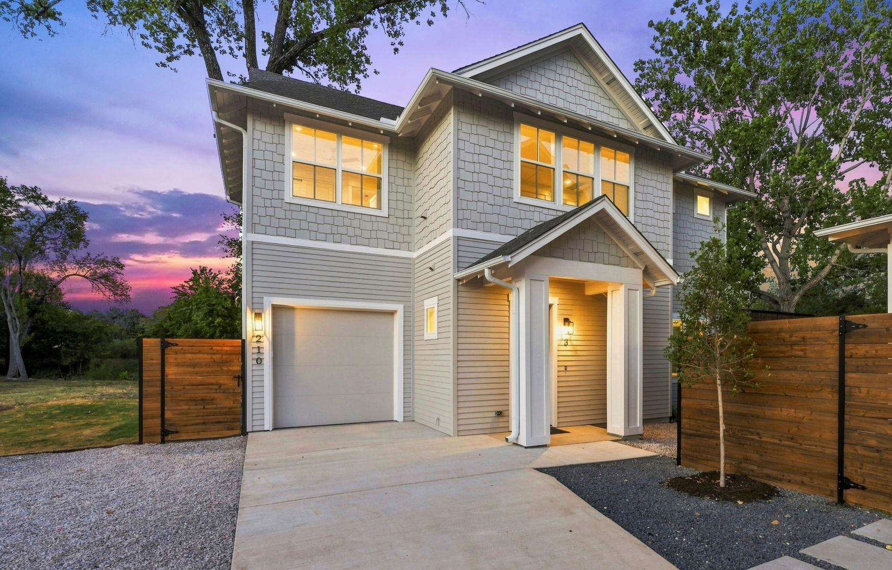210 Mockingbird Ln