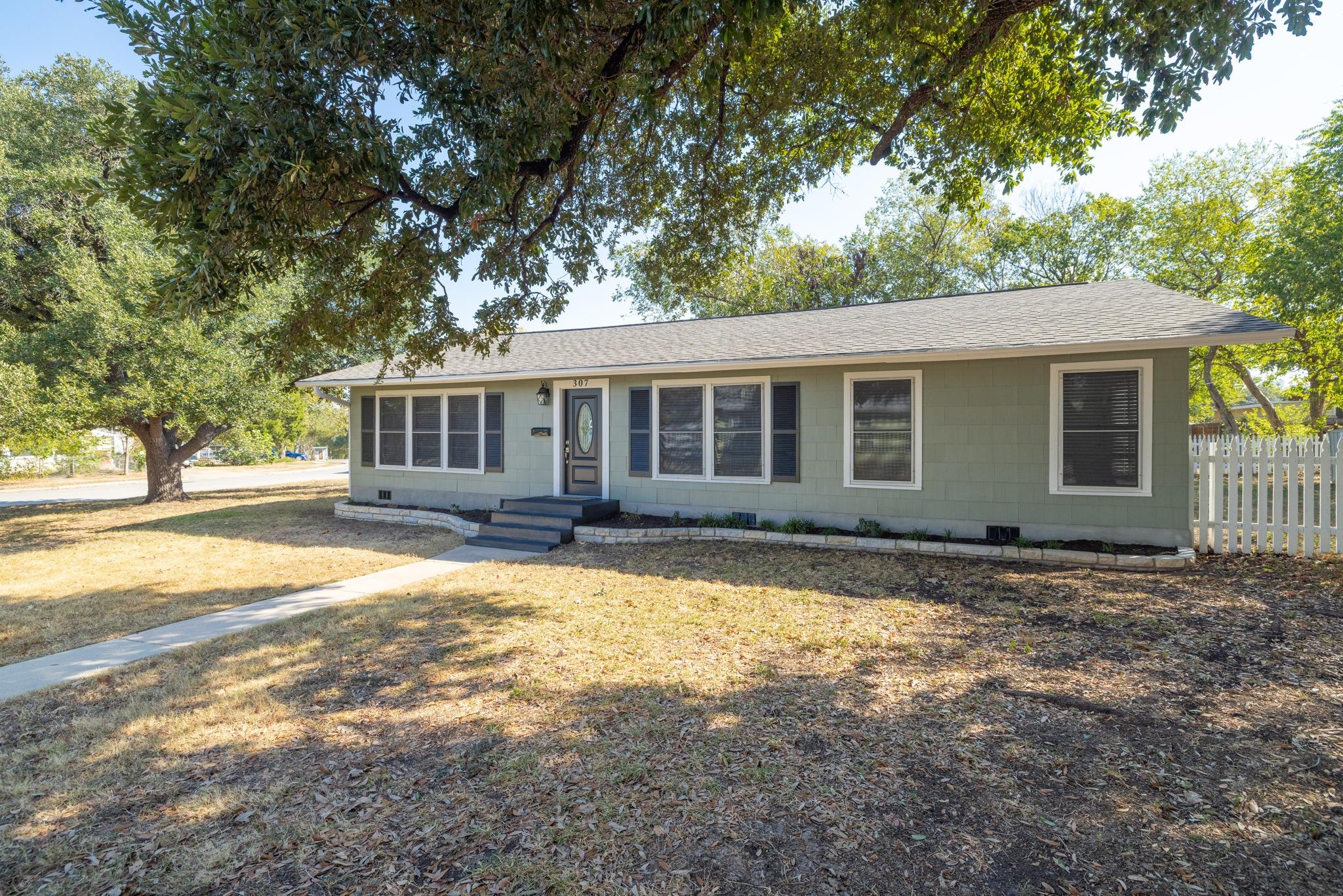 307 Black St