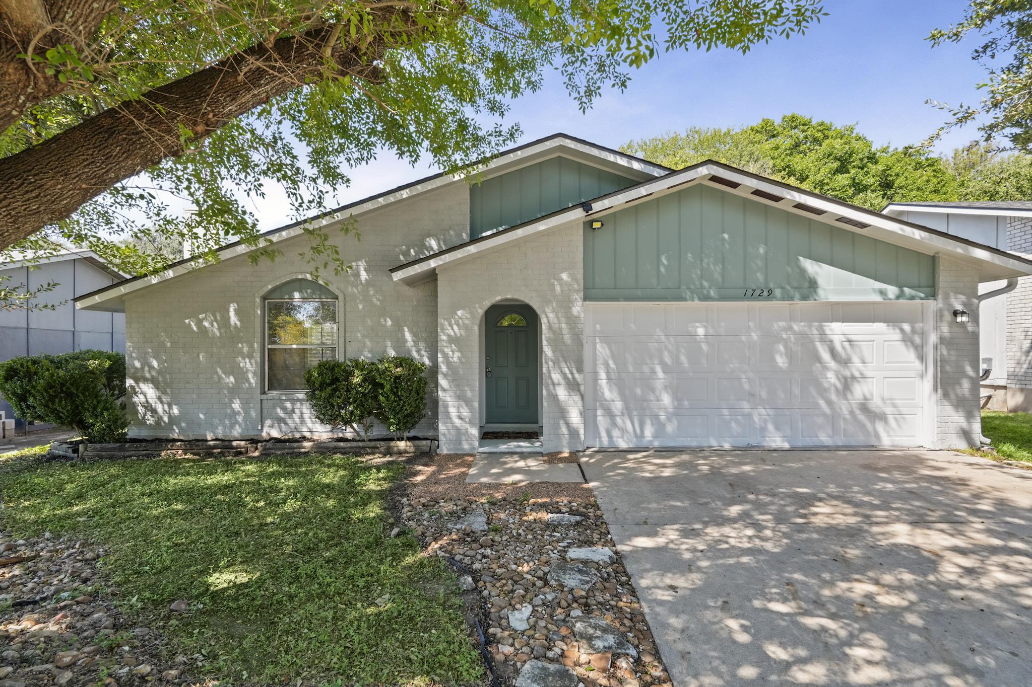 1729 Cricket Hollow Dr