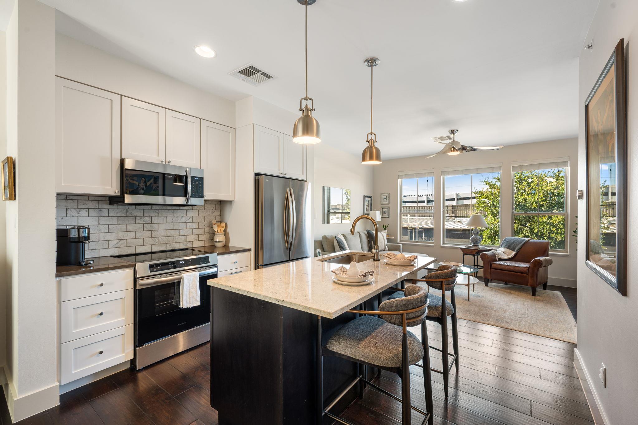 2207 Pasadena Dr