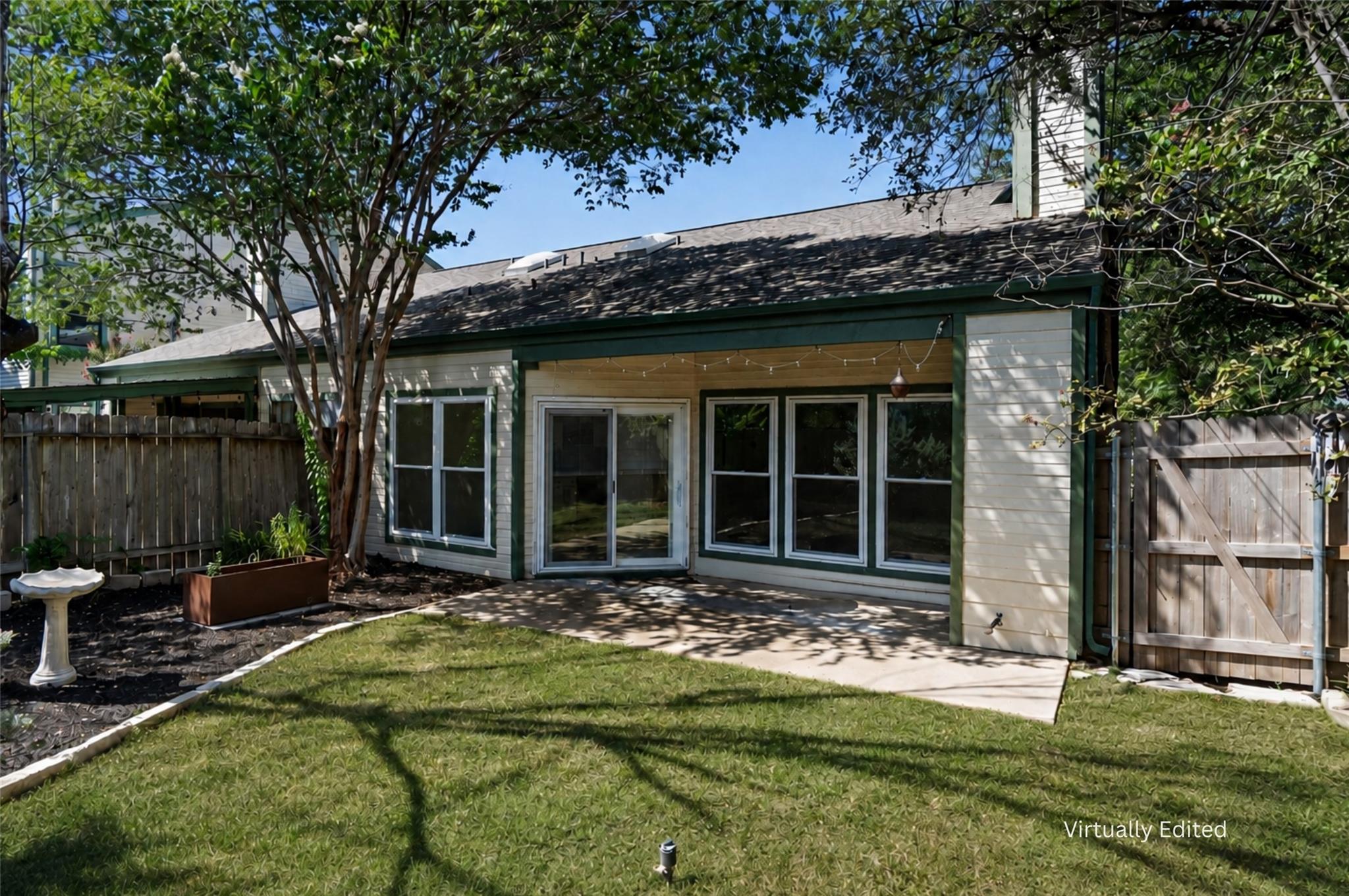 6501 Columbia Oaks Ct