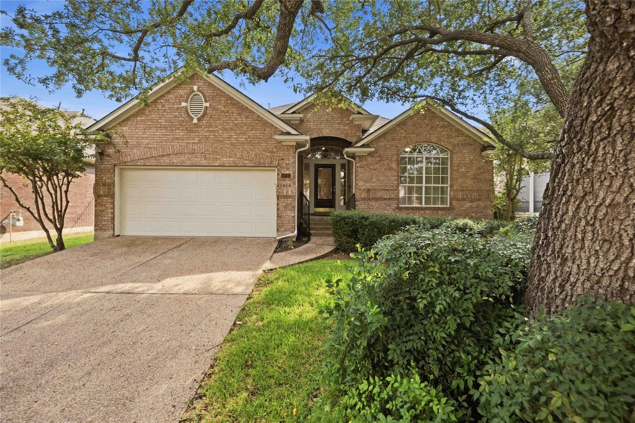 10045 Planters Woods Dr