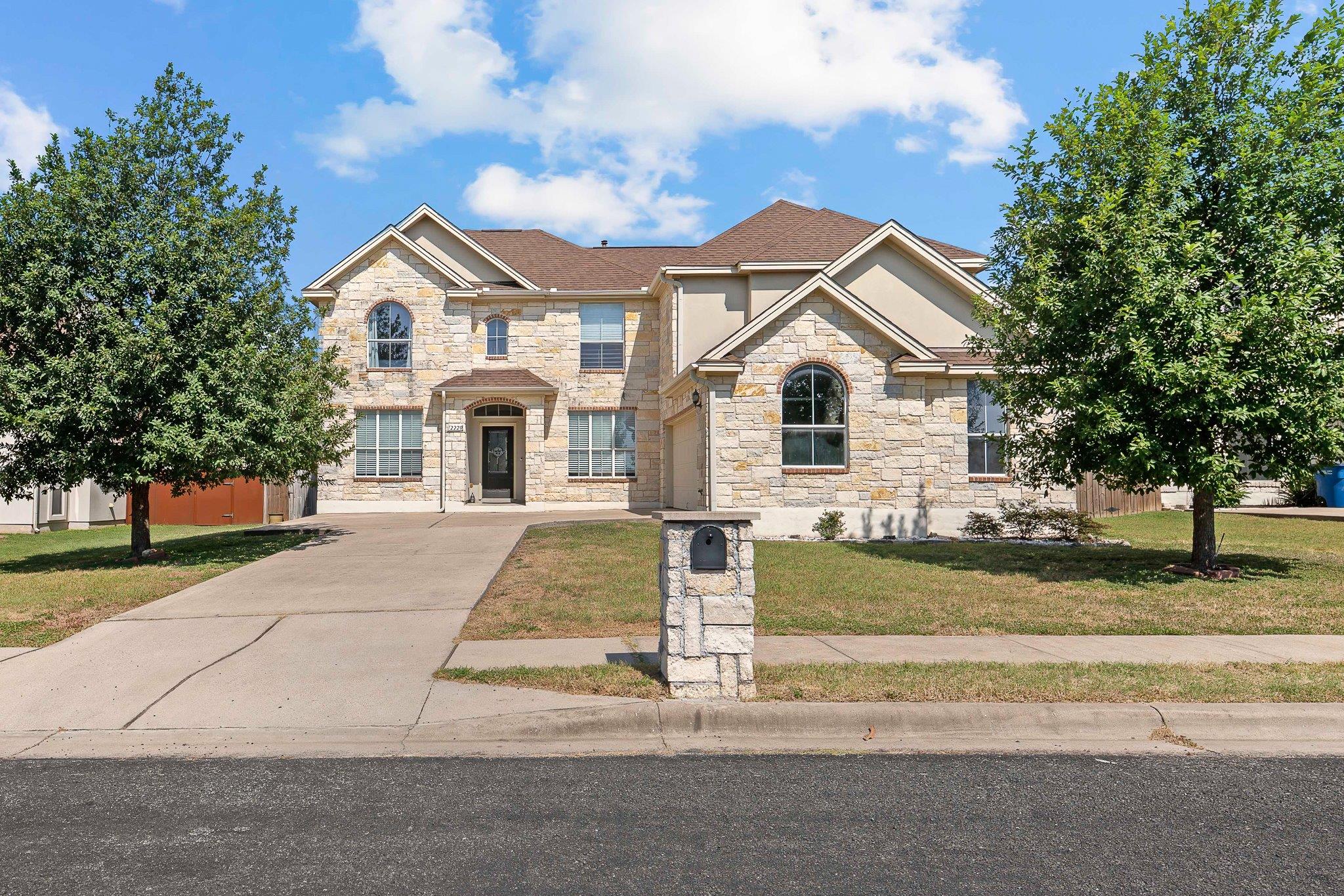 12220 Tanglewild Dr