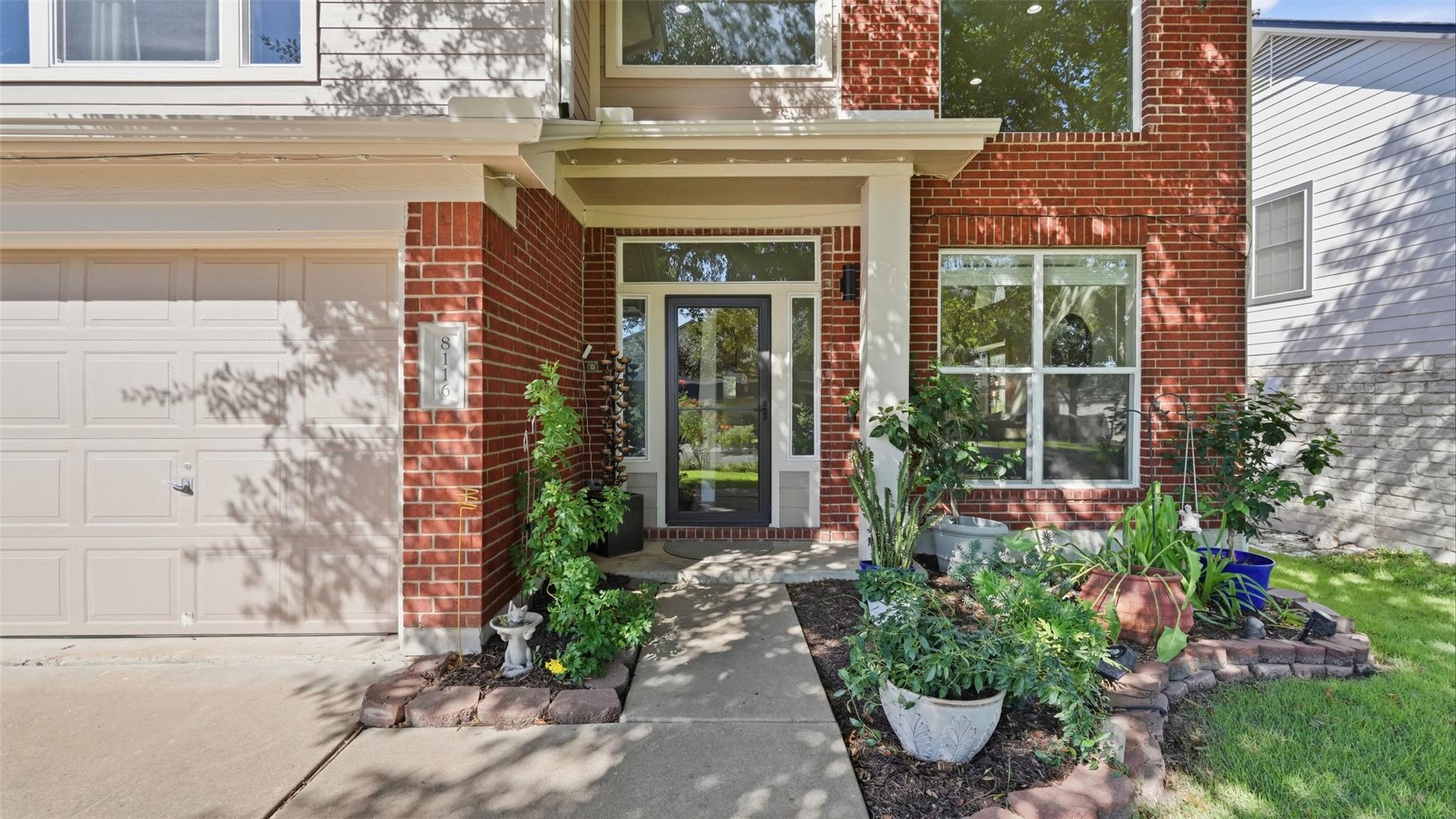8116 Hawick Dr