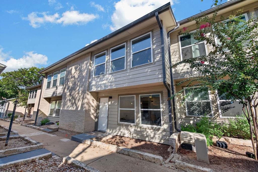 2124 Burton Dr