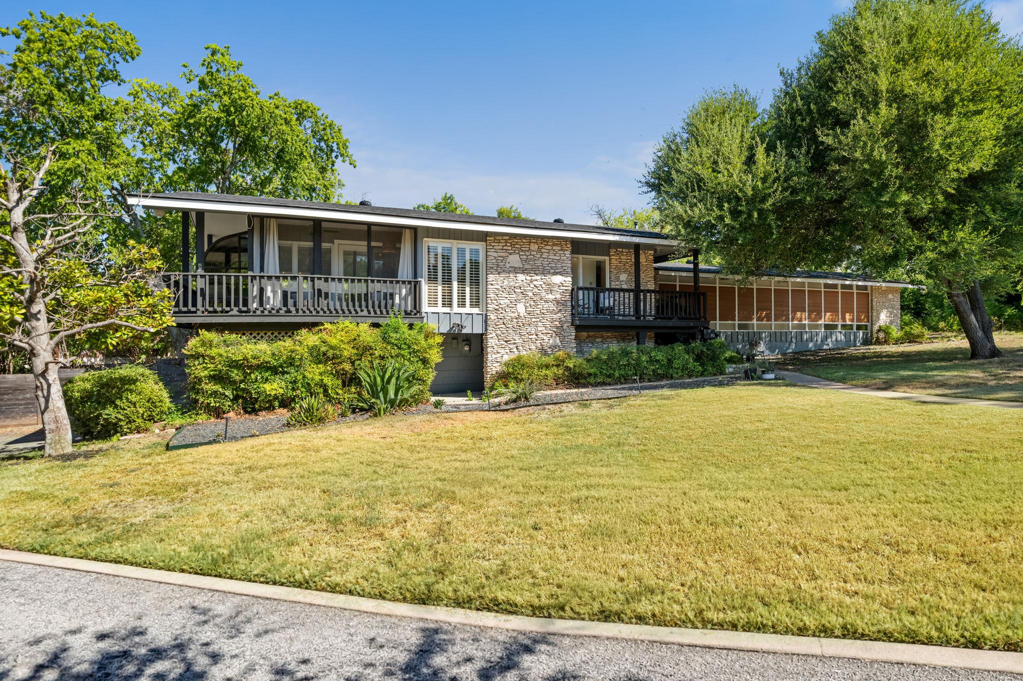 1712 McCoy Pl