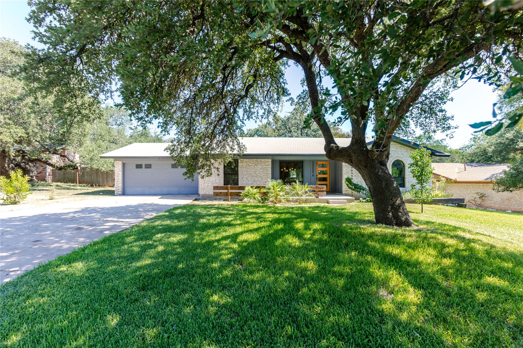 1300 Old Cedar Ln