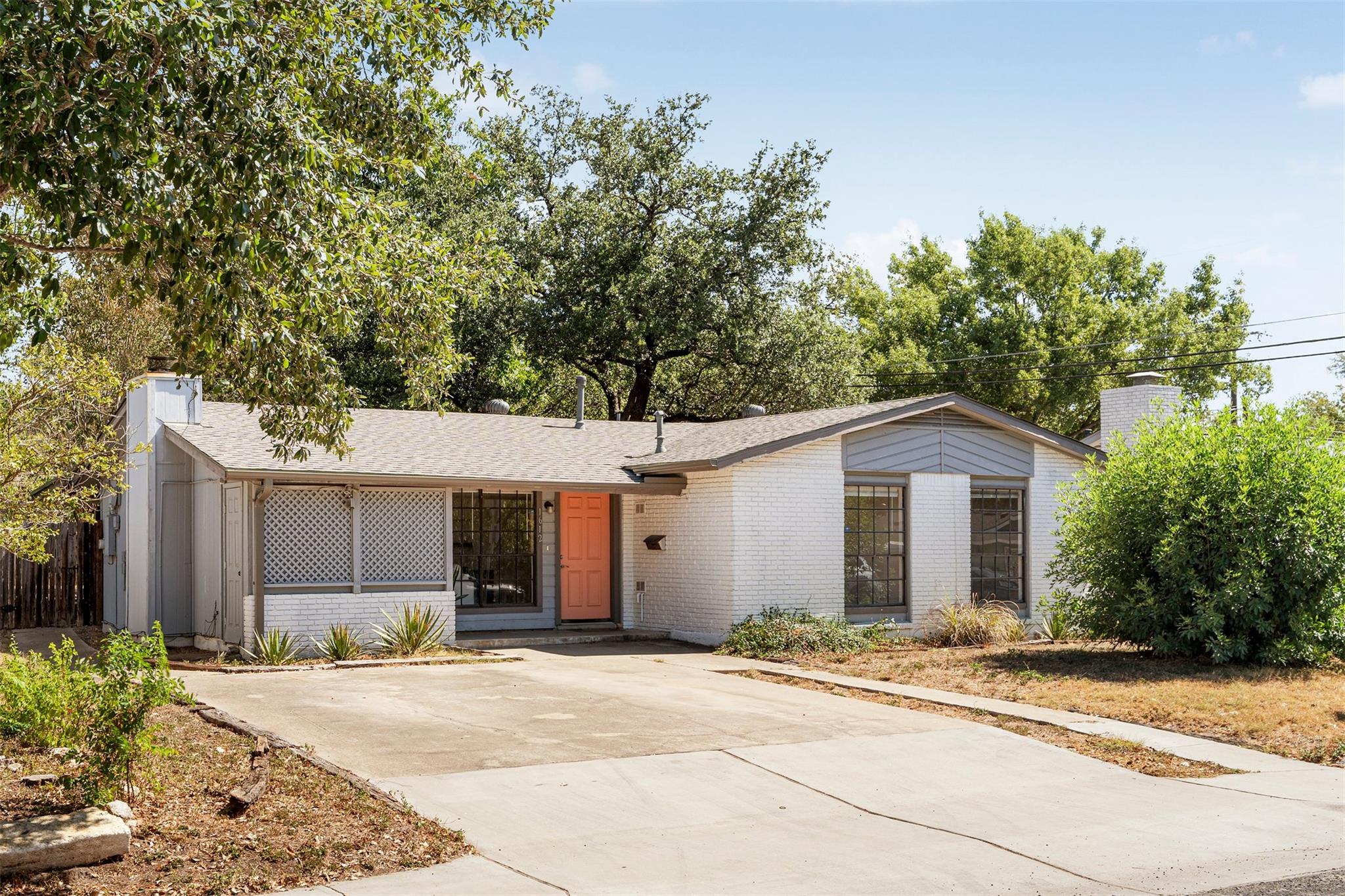 1612 Broadmoor Dr