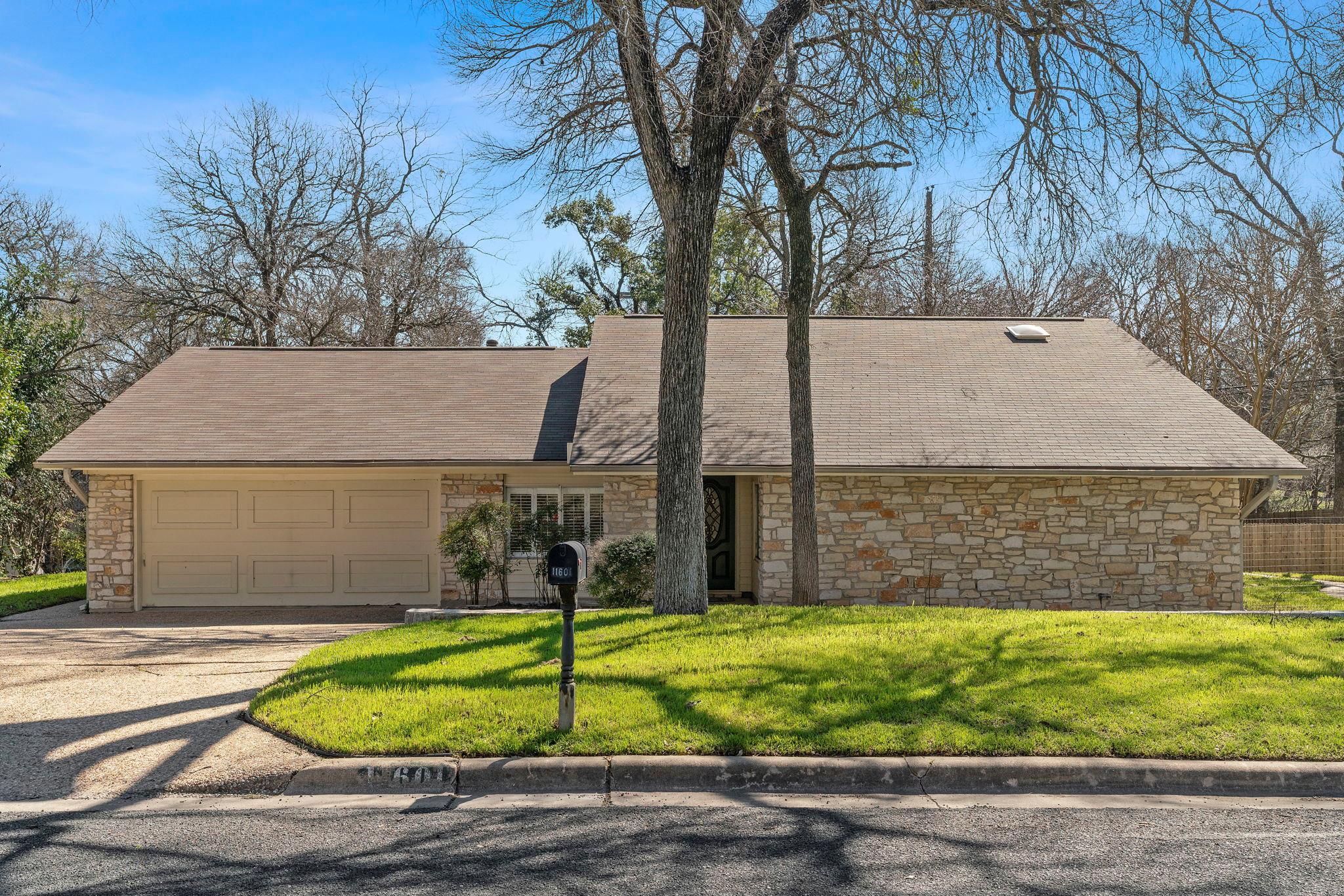 11601 Eubank Dr