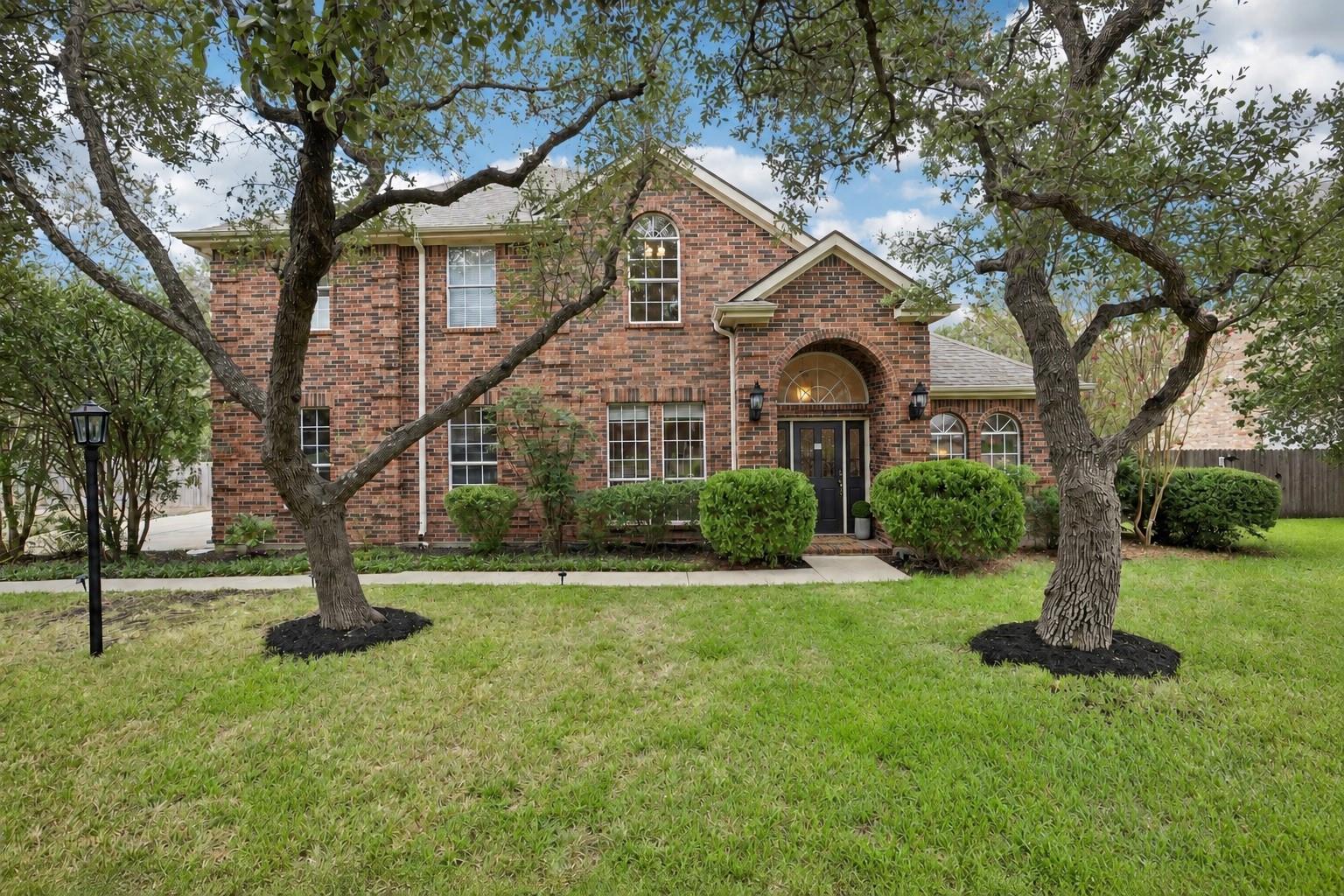 3915 Idalia Dr