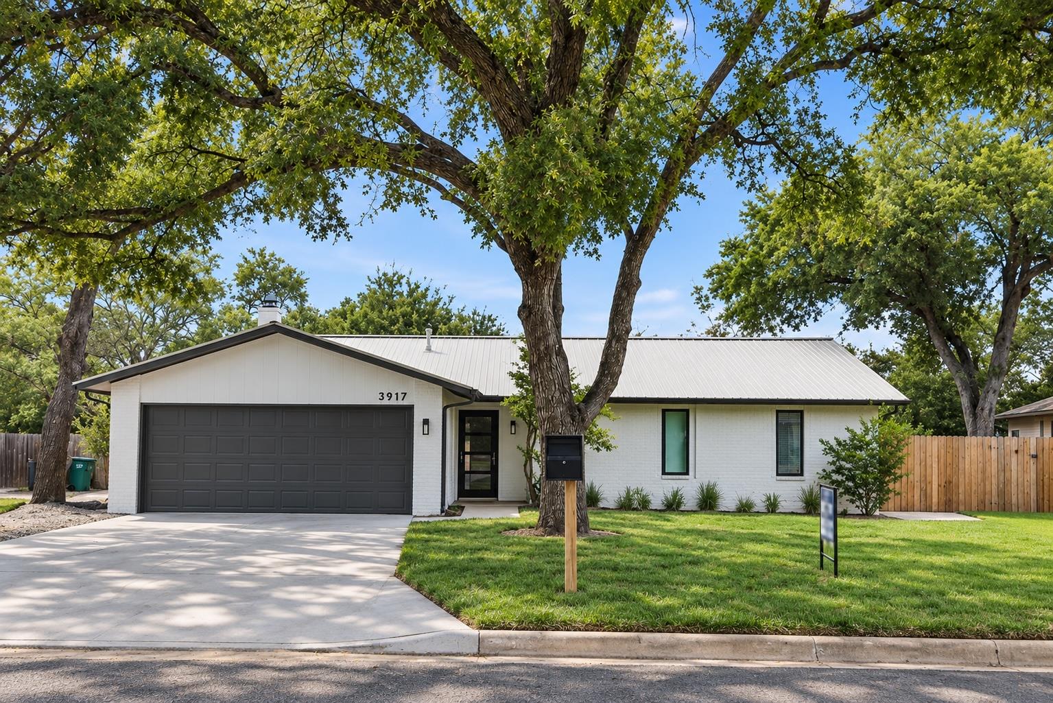 3917 Leafield Dr