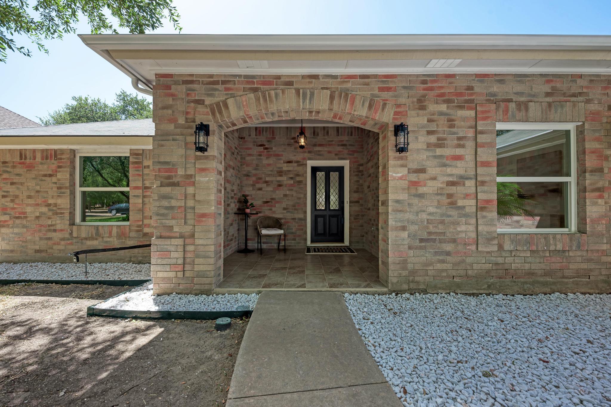 403 Hickory Ridge Trl