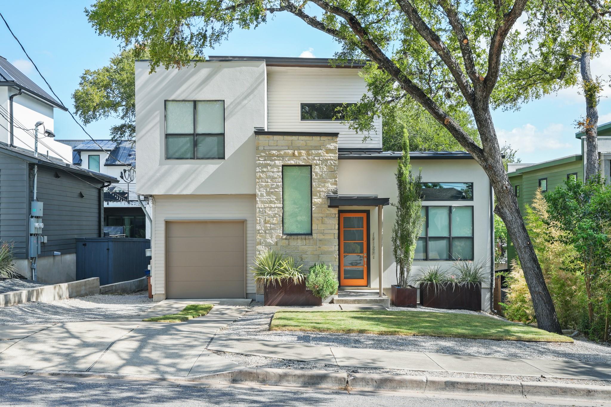 1012 Harwood Pl