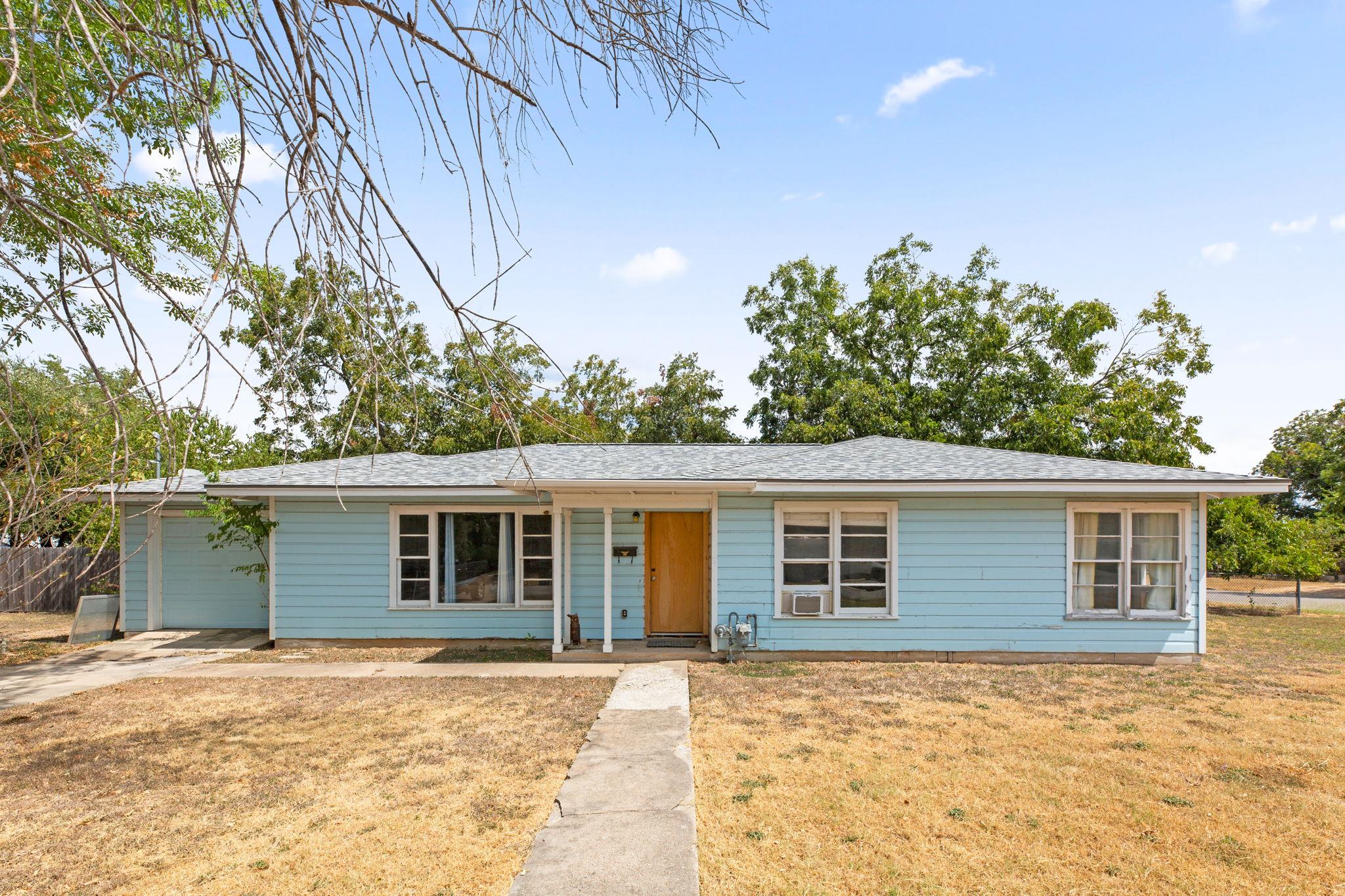 1907 Paige St