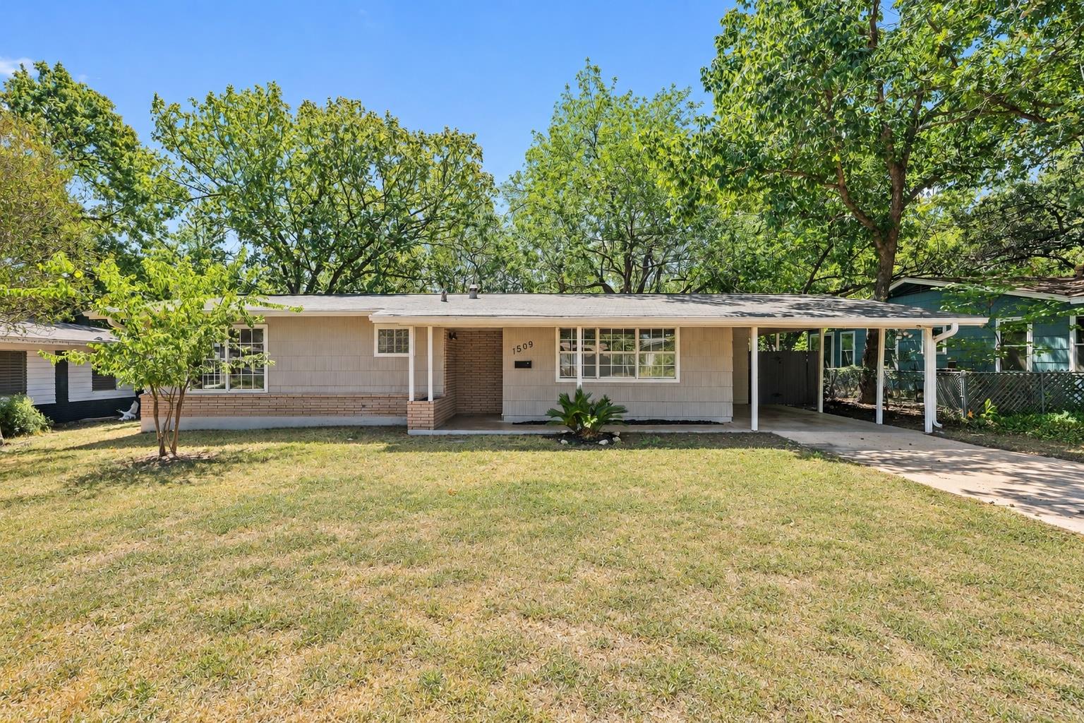 1509 Ridgemont Dr