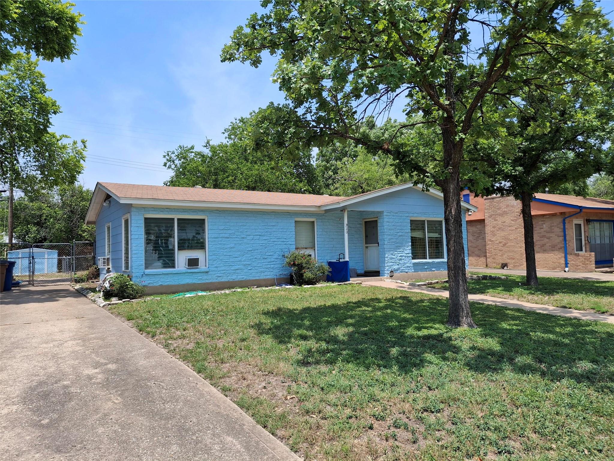 7520 Delafield Ln