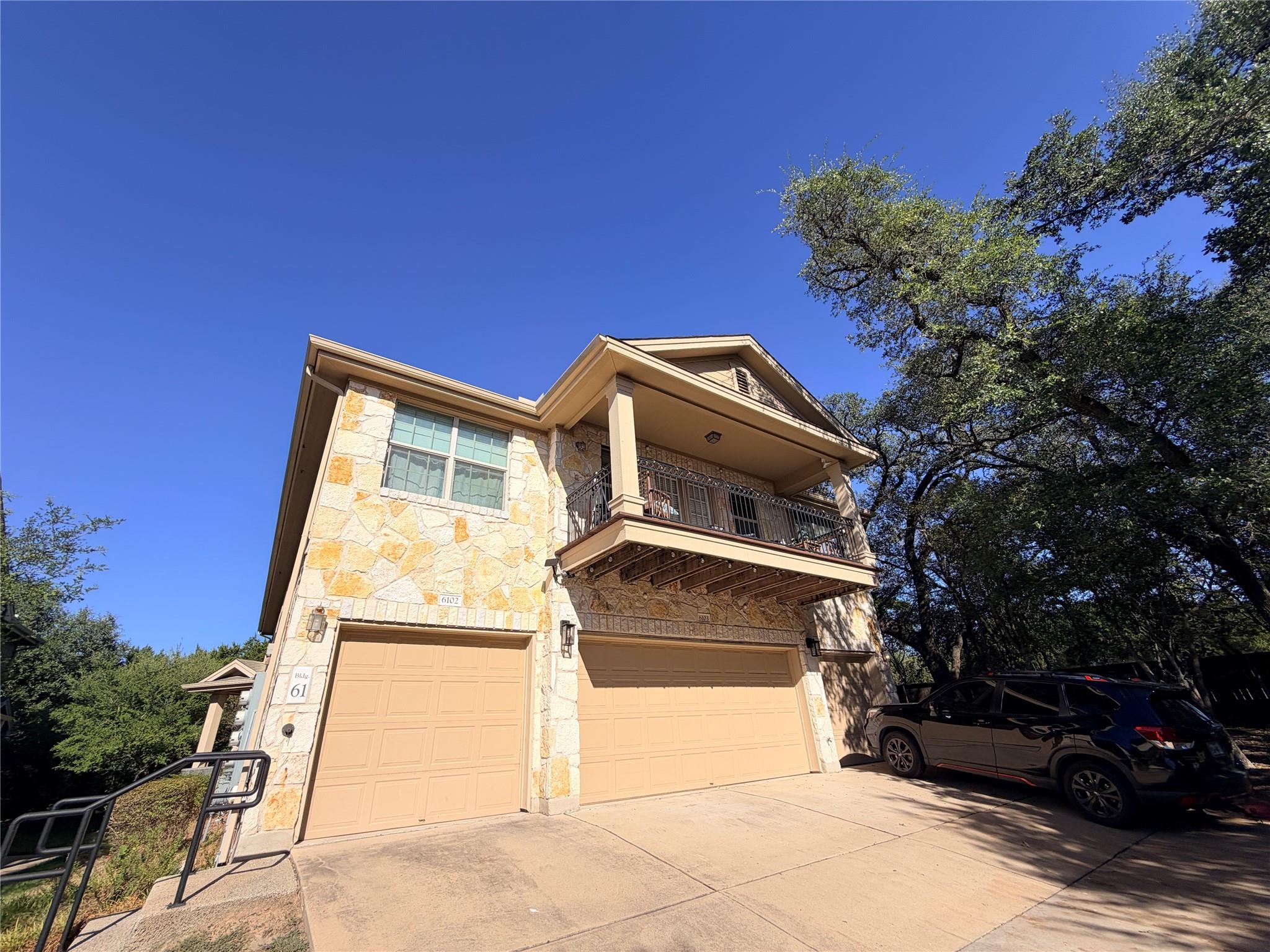 3101 Davis Ln