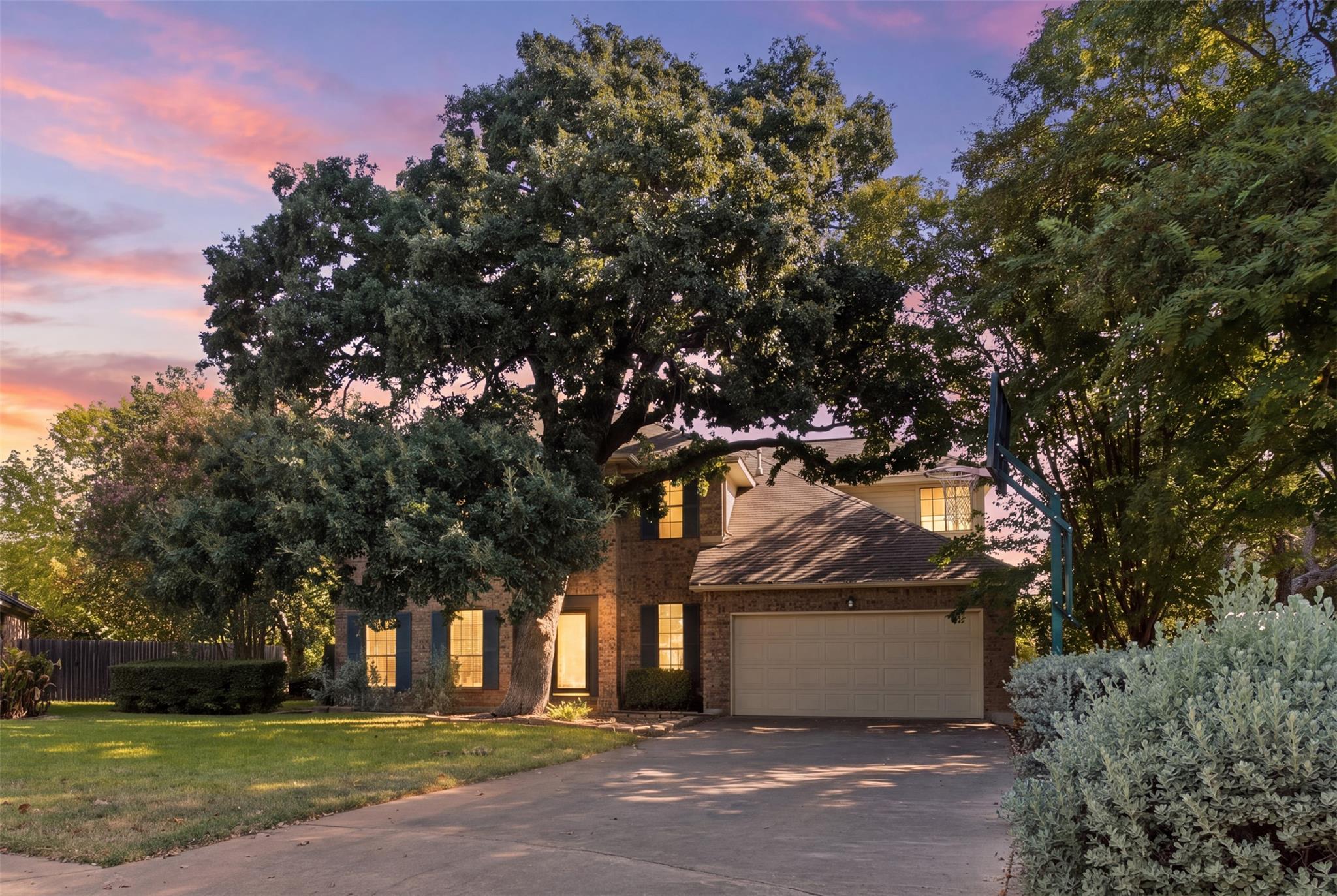 1221 Thistle Trl