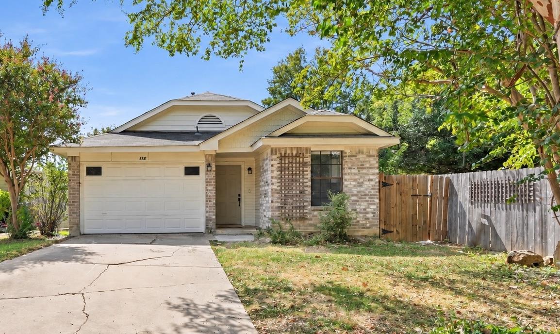 1124 Greenbriar Loop