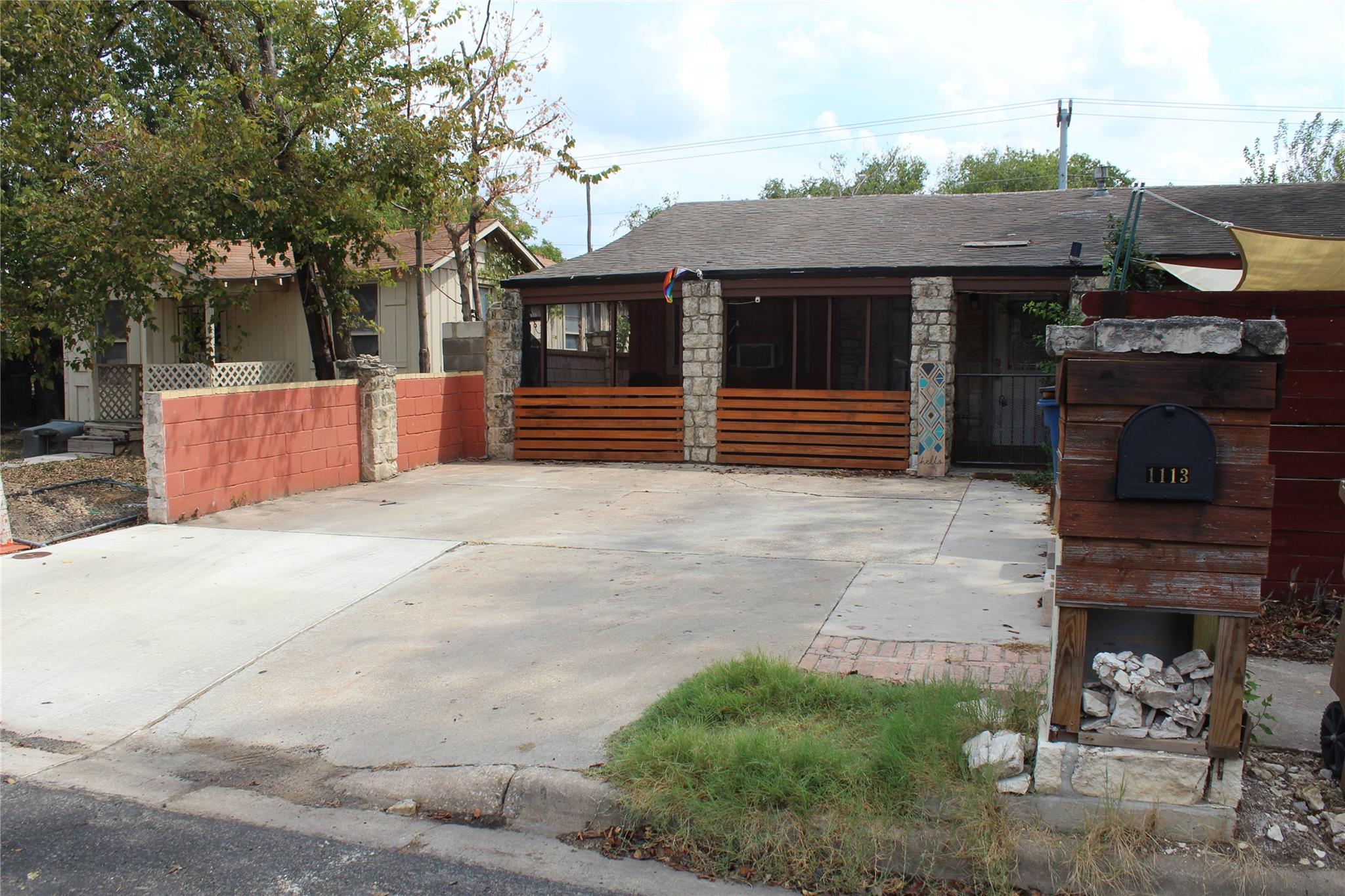 1113 Ebert Ave