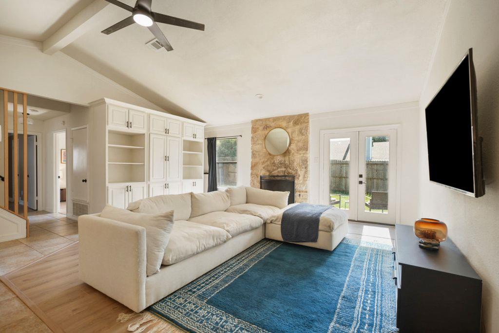 9833 Briar Ridge Dr