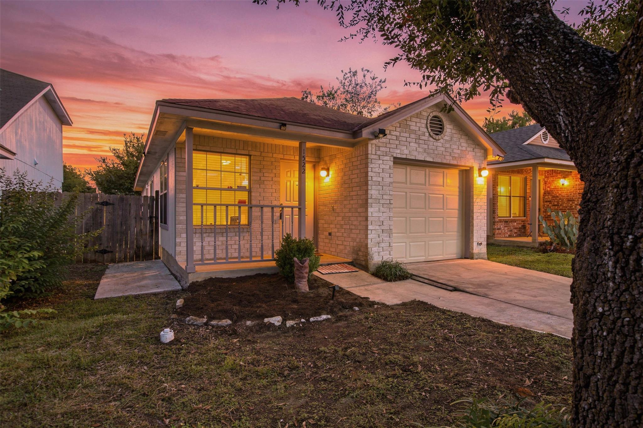 1522 Parkfield Cir