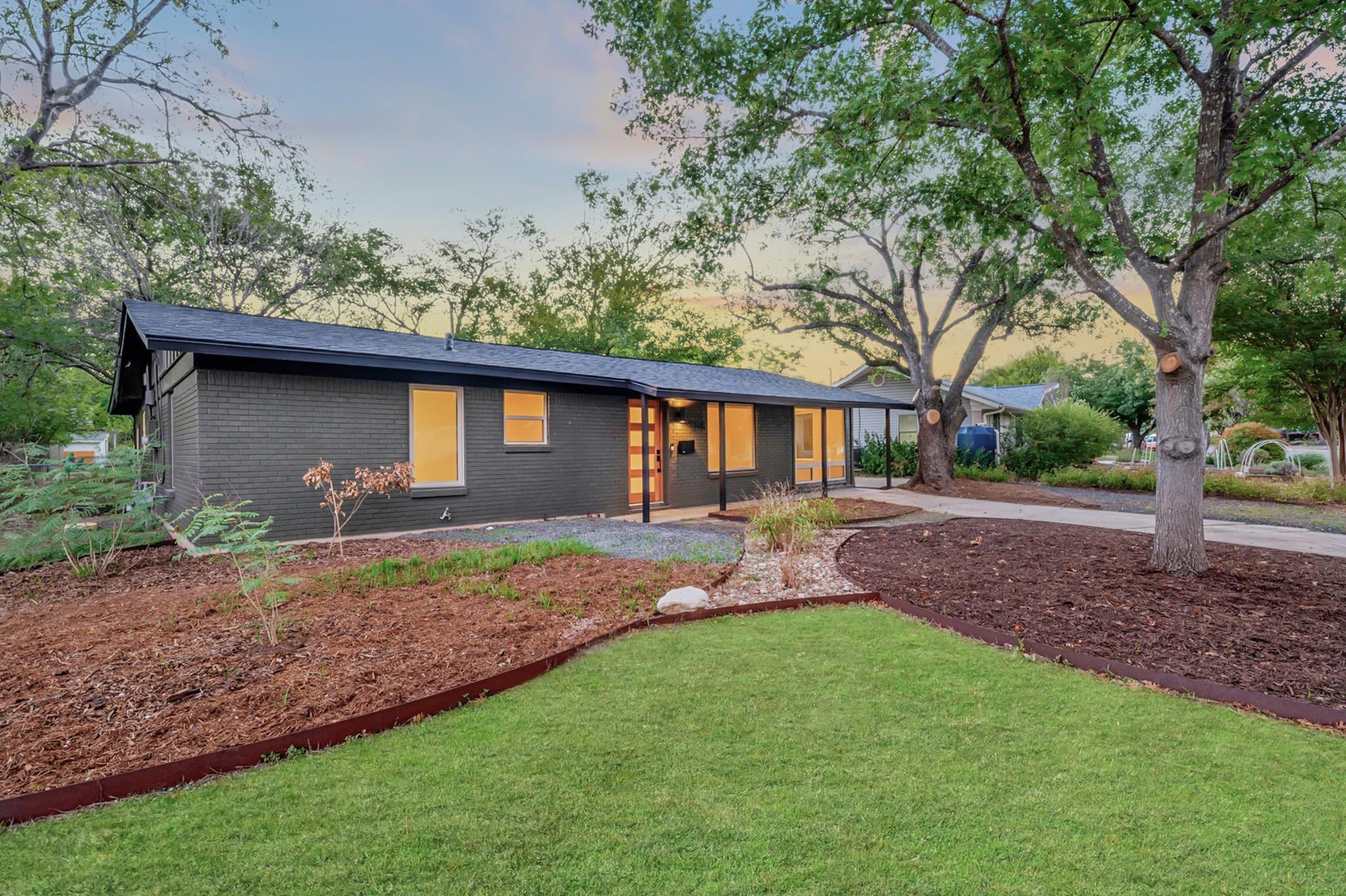 5348 Westminster Dr