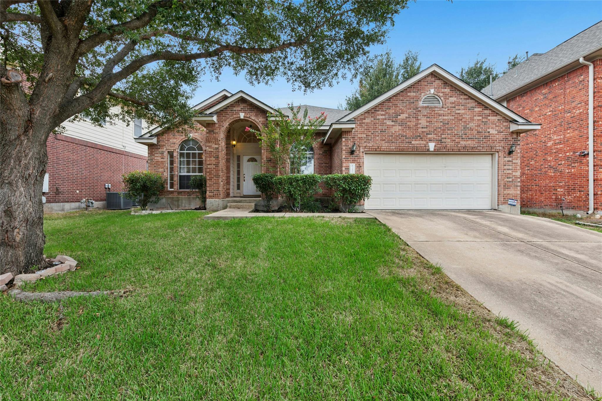 1421 Hargis Crk