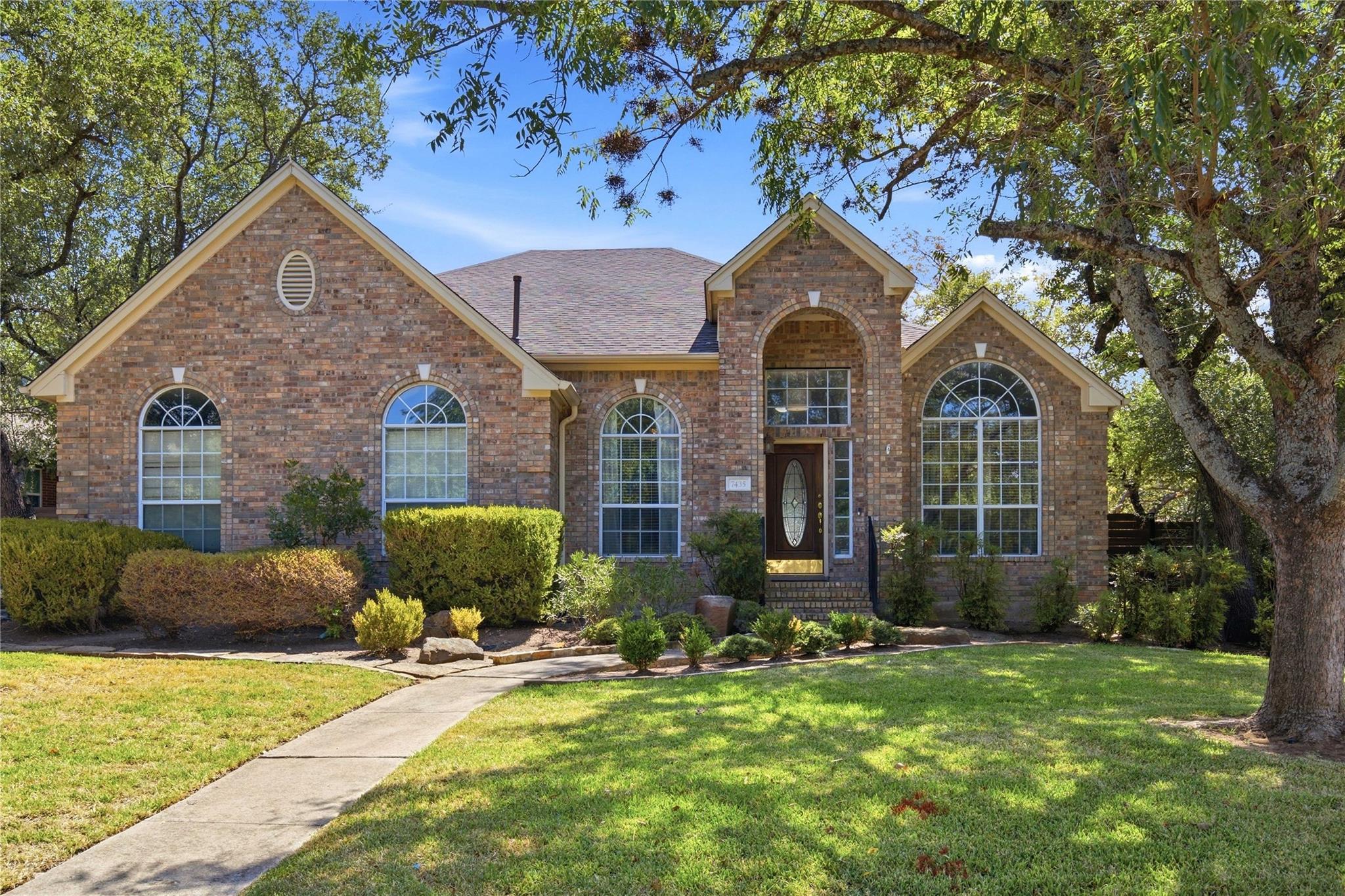 7435 Fireoak Dr