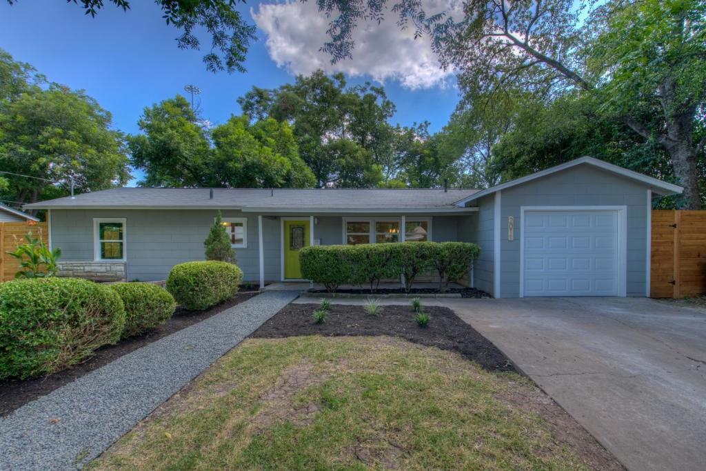 2011 Fortview Rd