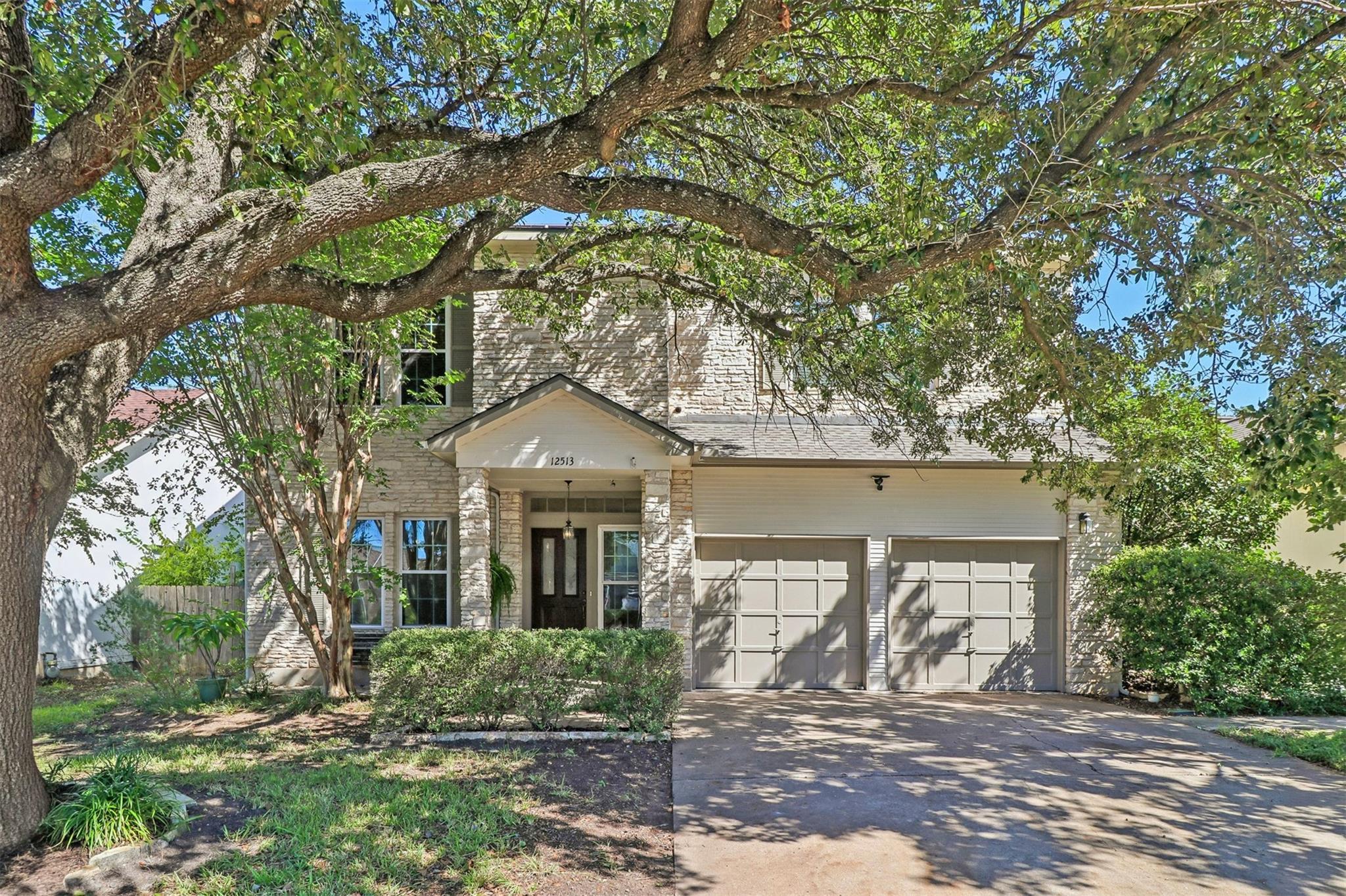 12513 Hunters Chase Dr