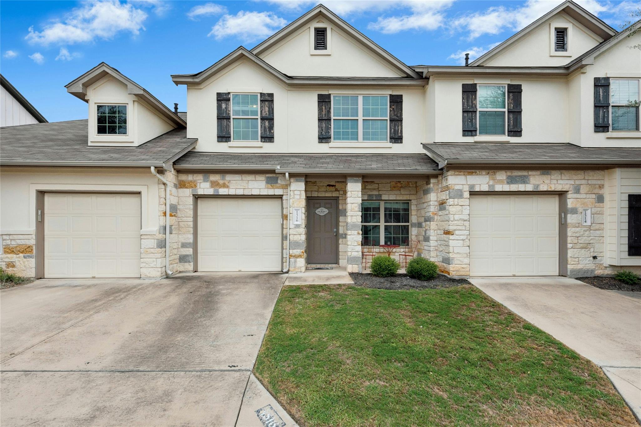1516 Catalan Rd