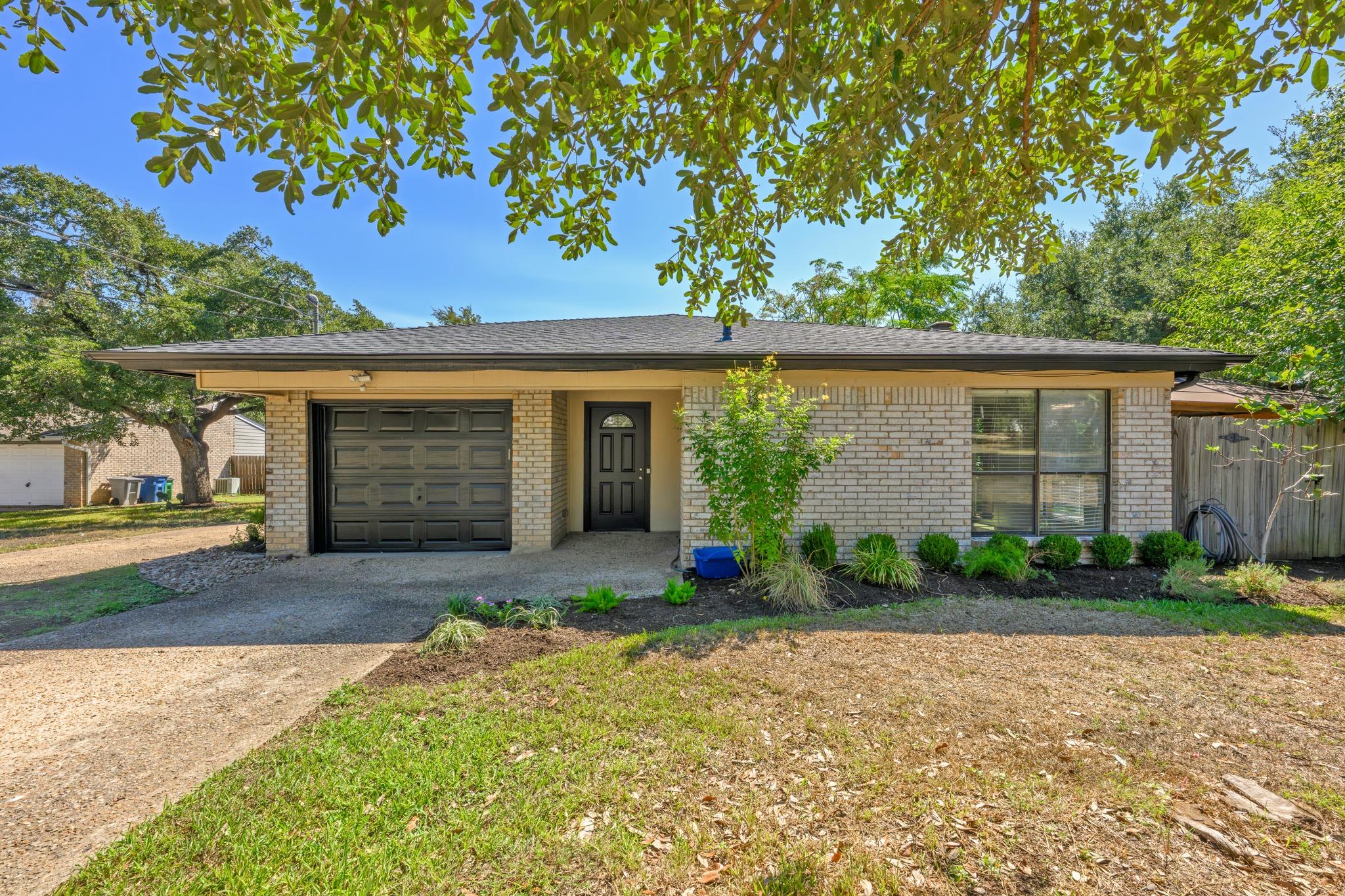 11805 Bell Ave