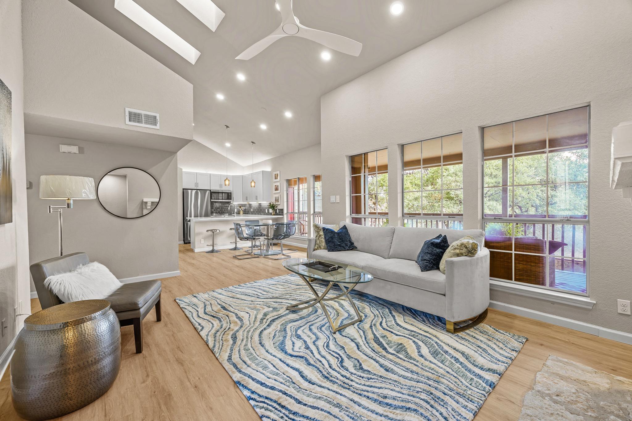 3809 Spicewood Springs Rd