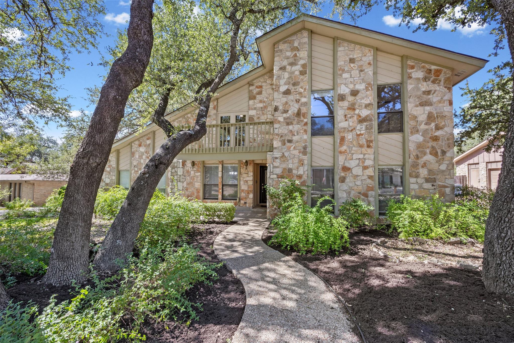 11306 Pickfair Dr