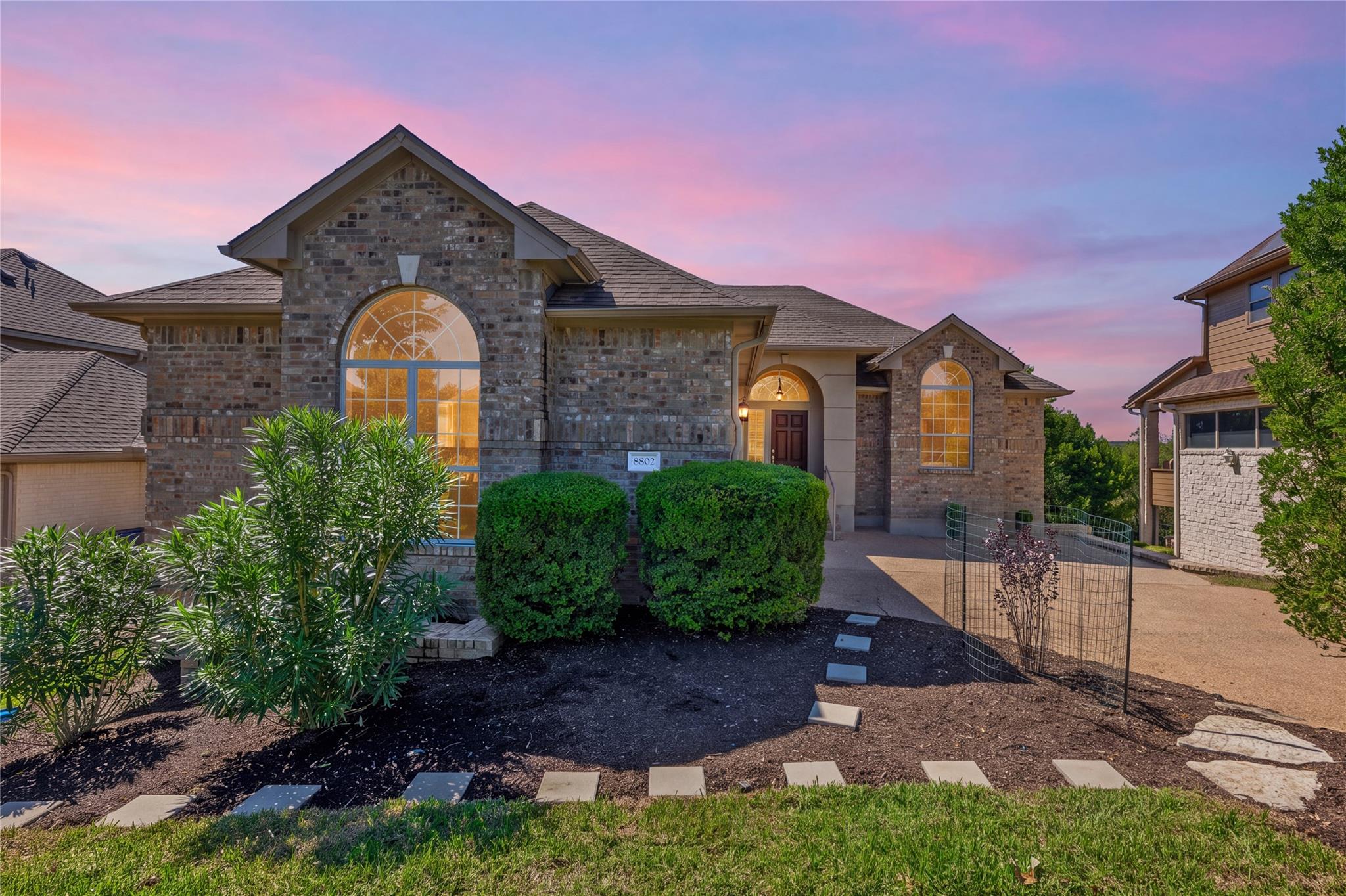 8802 Bluegrass Dr