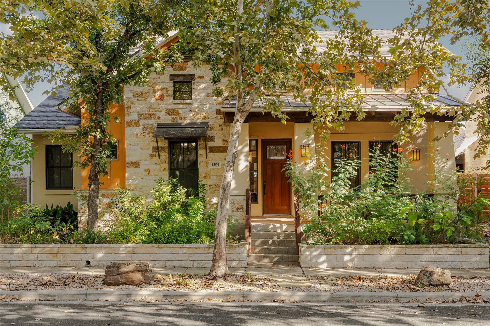 4304 Scales St