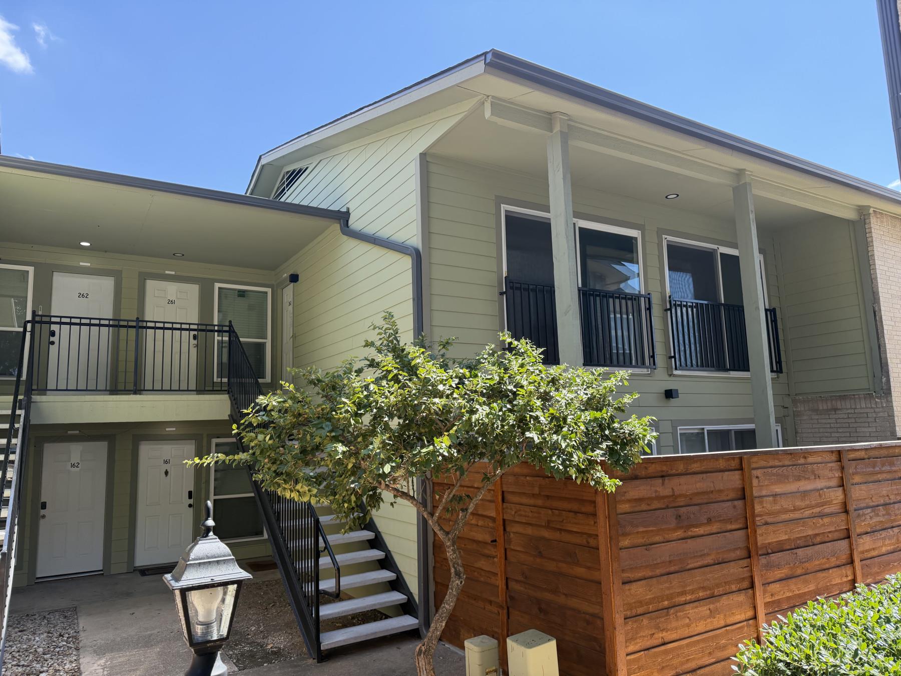 2124 Burton Dr